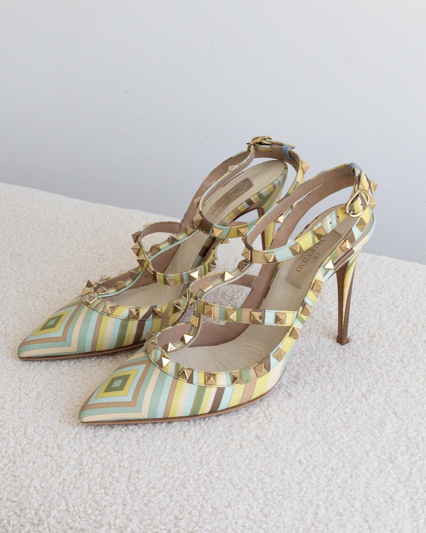 VALENTINO GARAVANI Rockstud 38