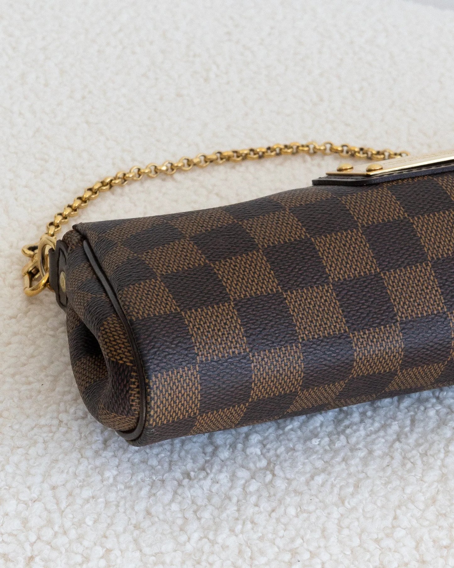 LOUIS VUITTON Eva Pochette