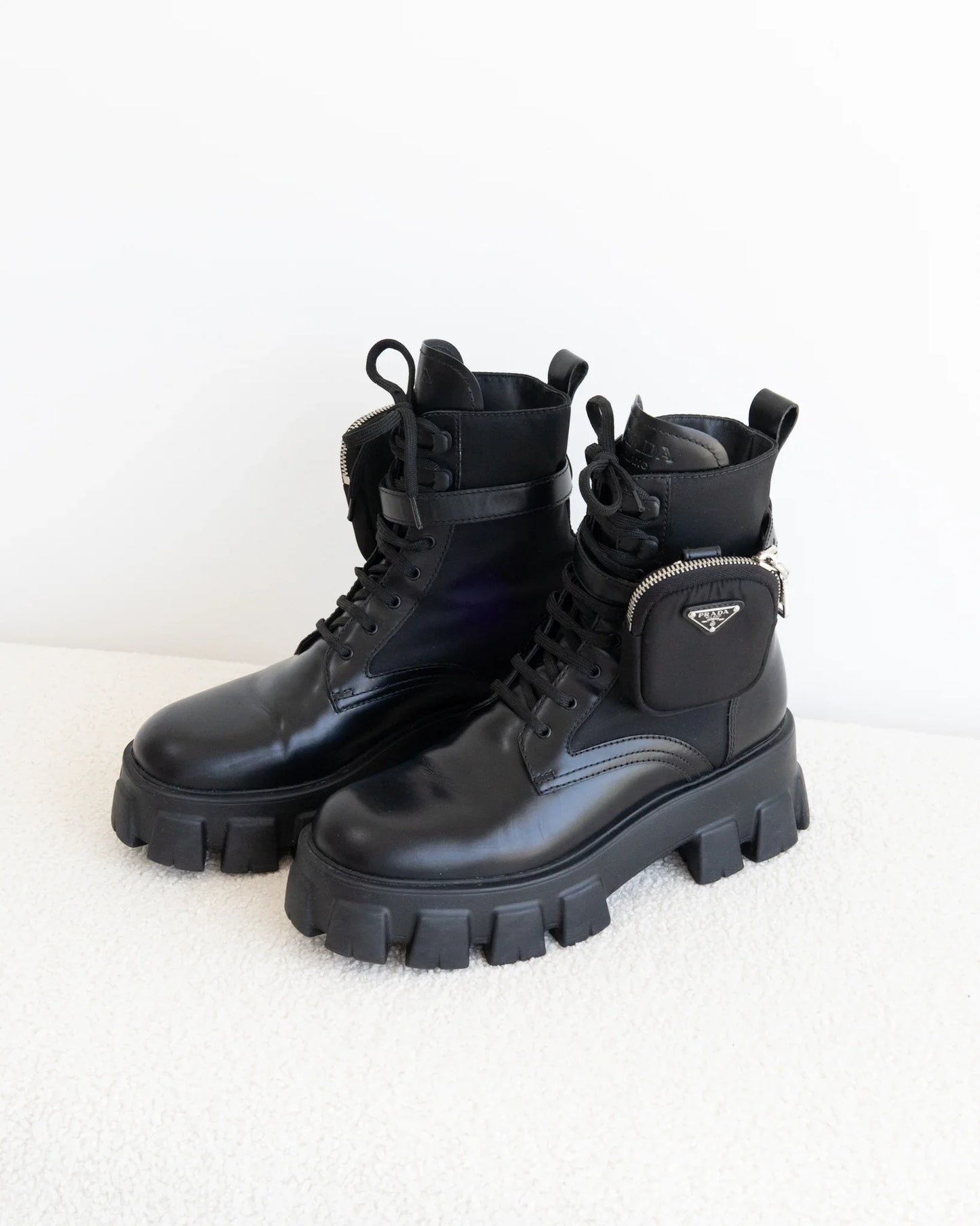 PRADA Monolith 40