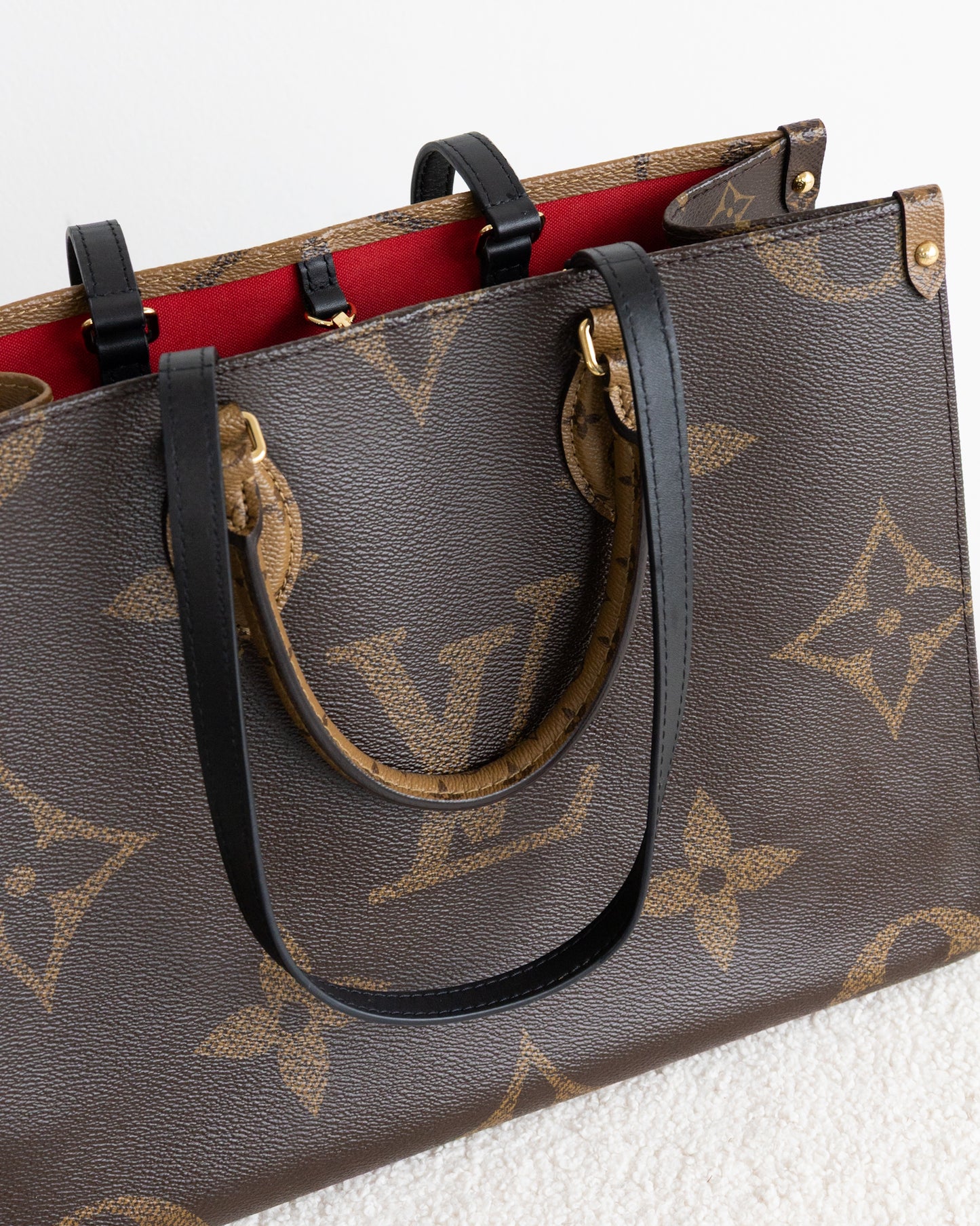 LOUIS VUITTON OnTheGo MM
