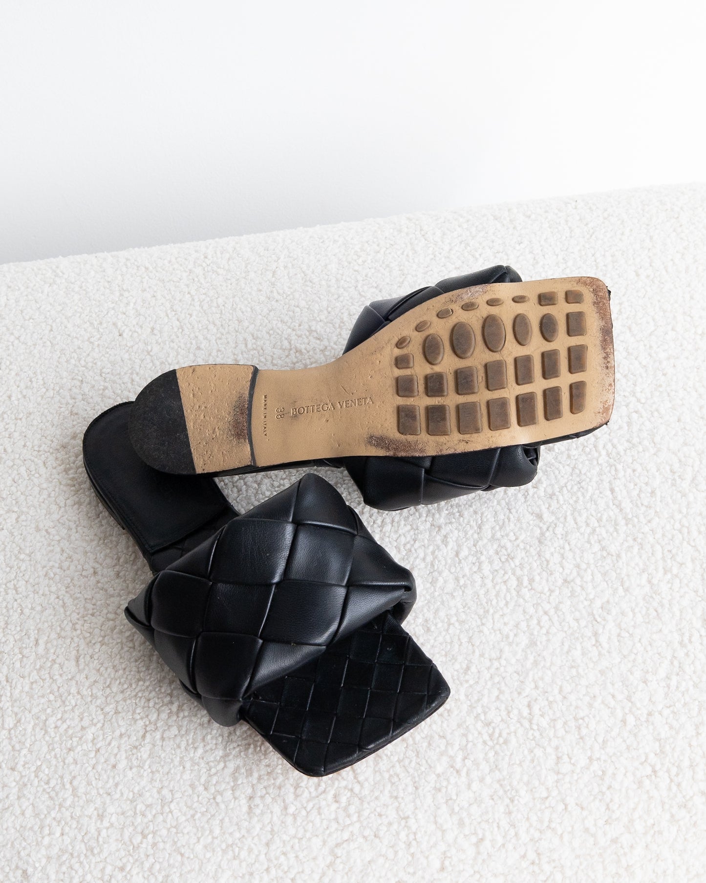 BOTTEGA VENETA Lido Flats 38