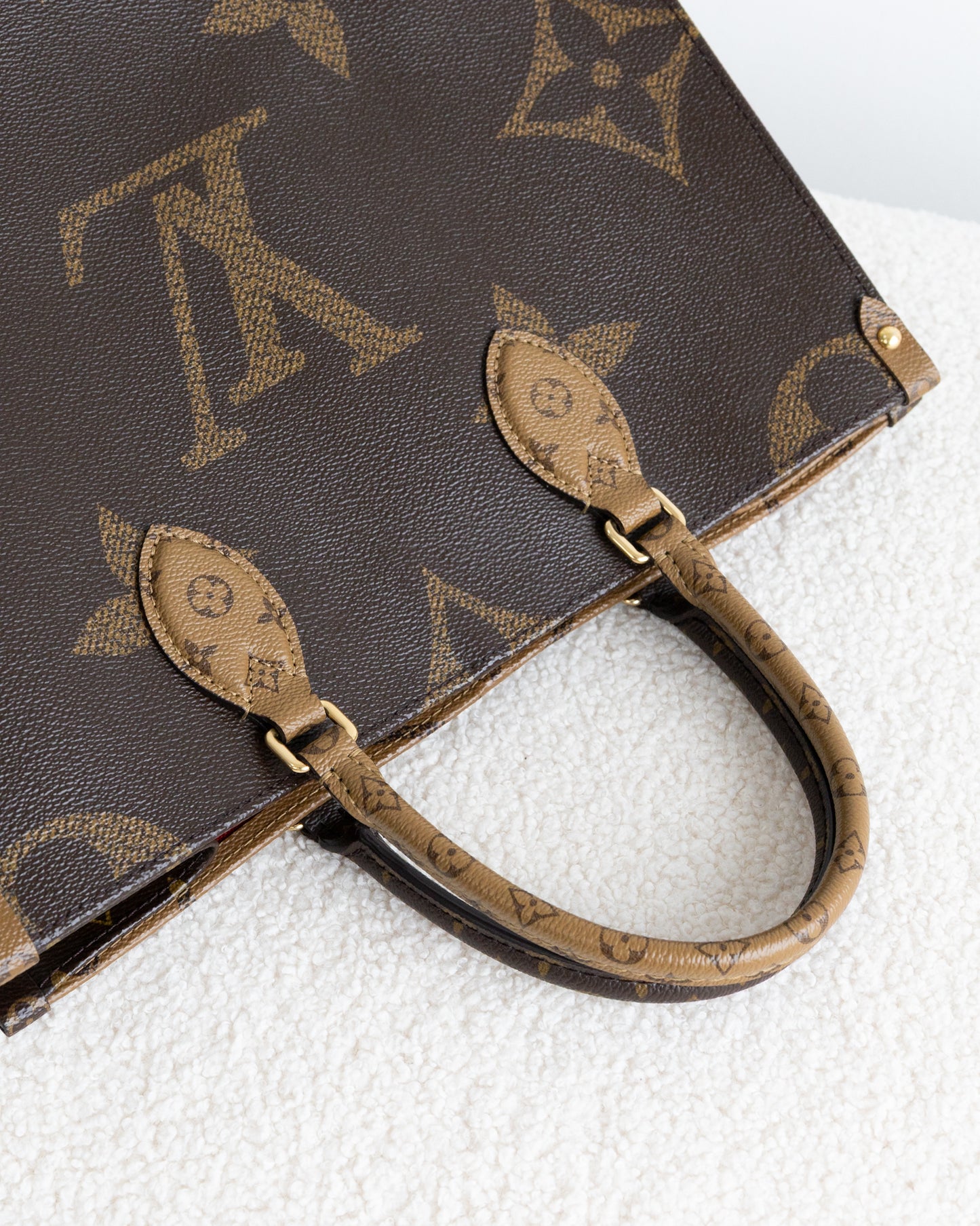 LOUIS VUITTON OnTheGo MM