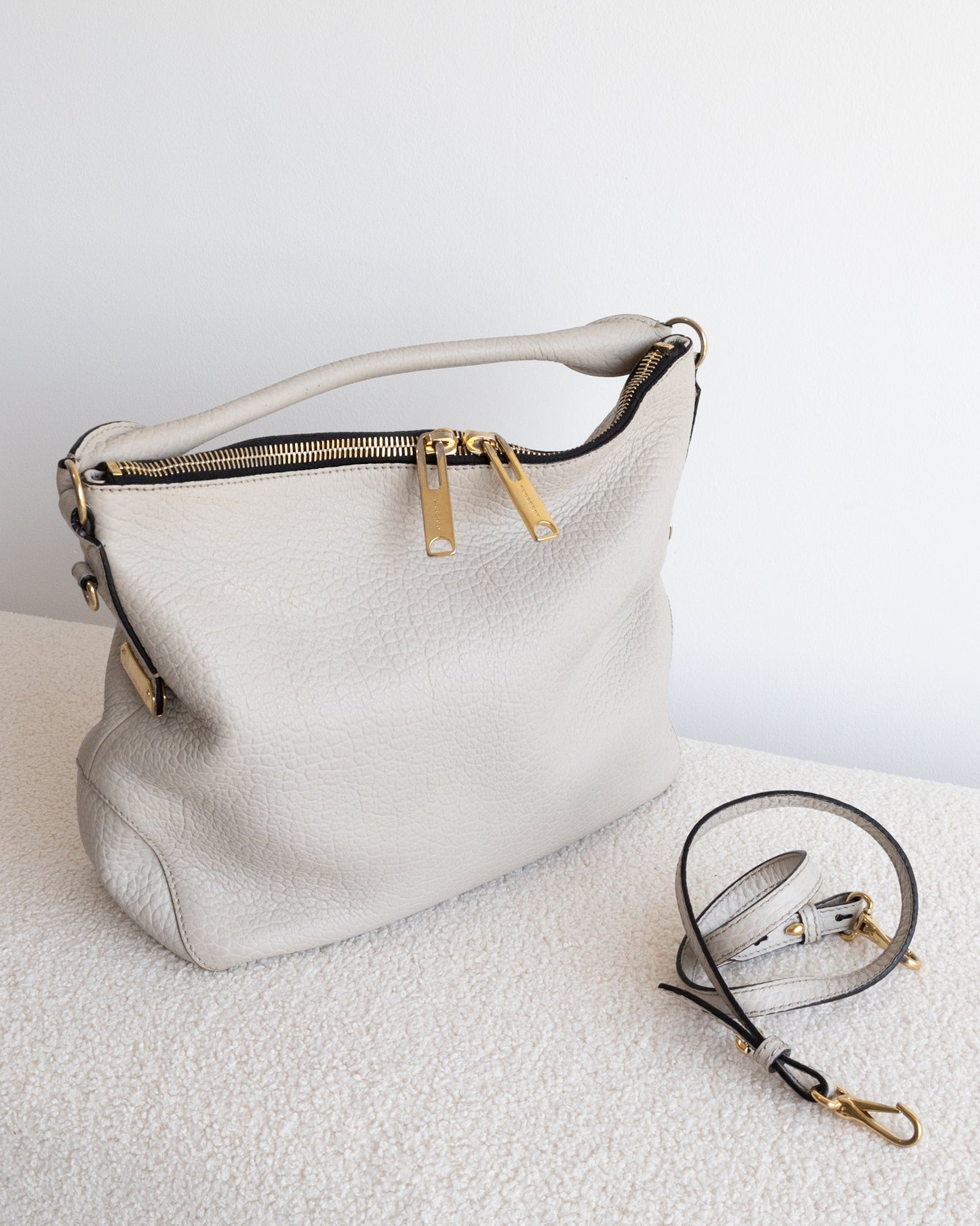 BURBERRY Tote Leather