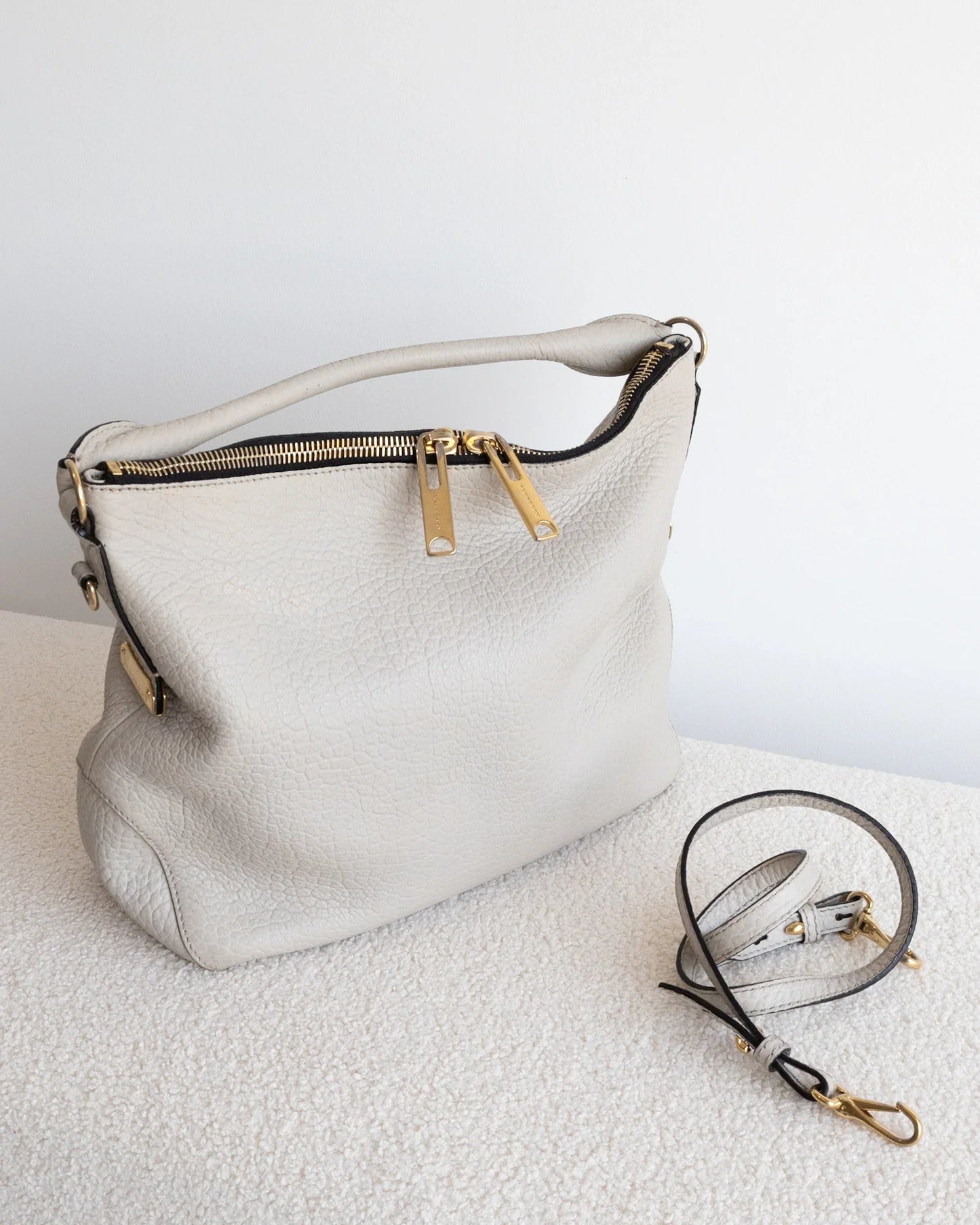 BURBERRY Tote Leather