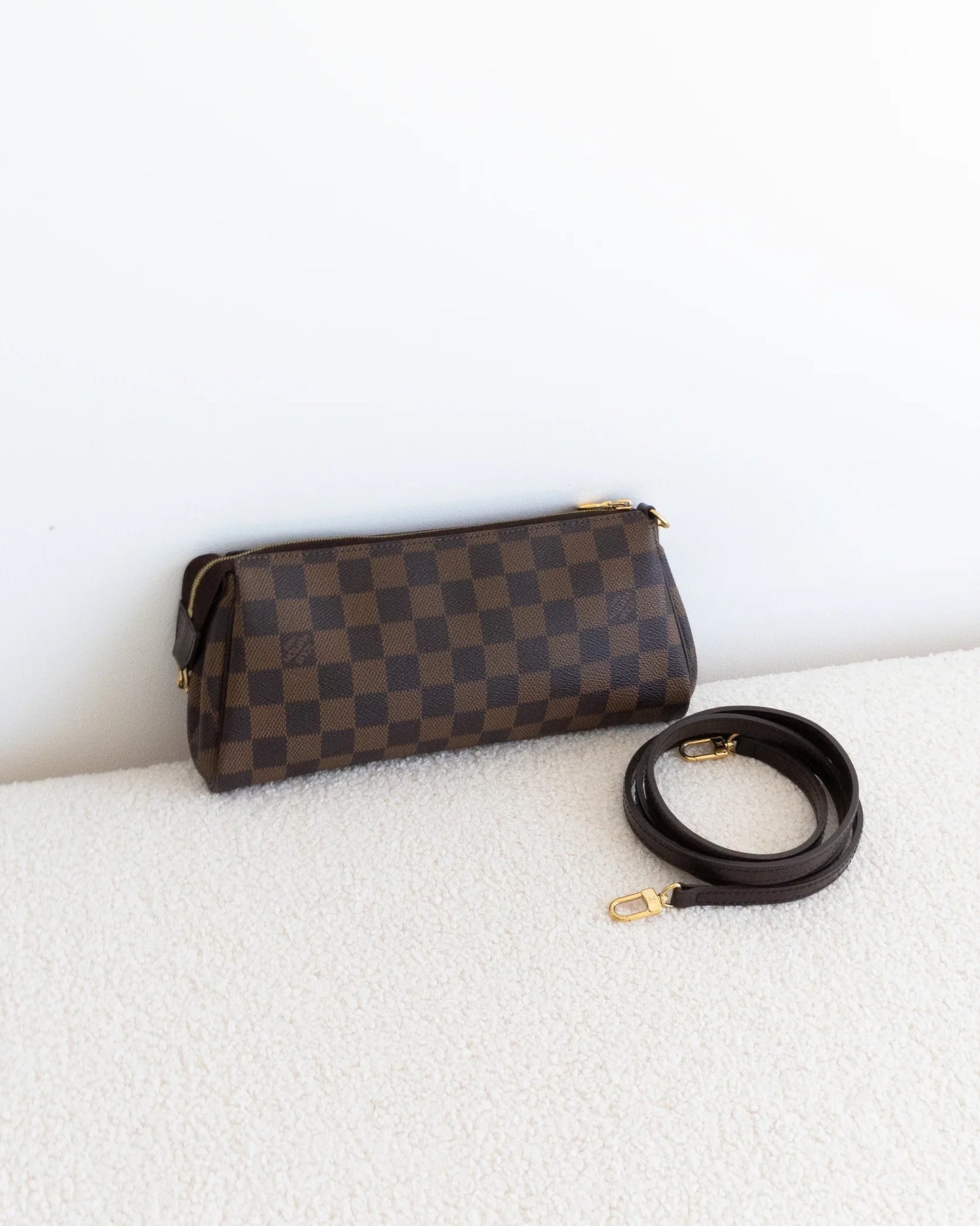 LOUIS VUITTON Eva Pochette