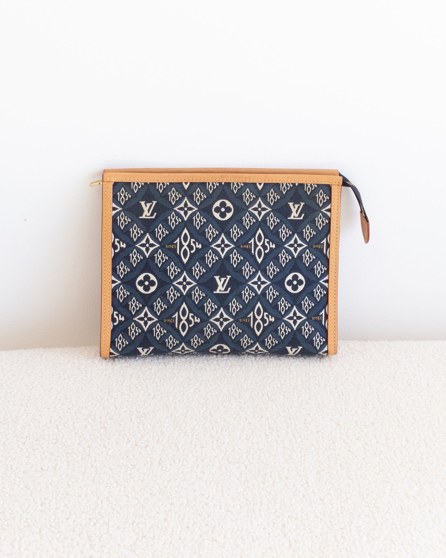 LOUIS VUITTON Pouch 26