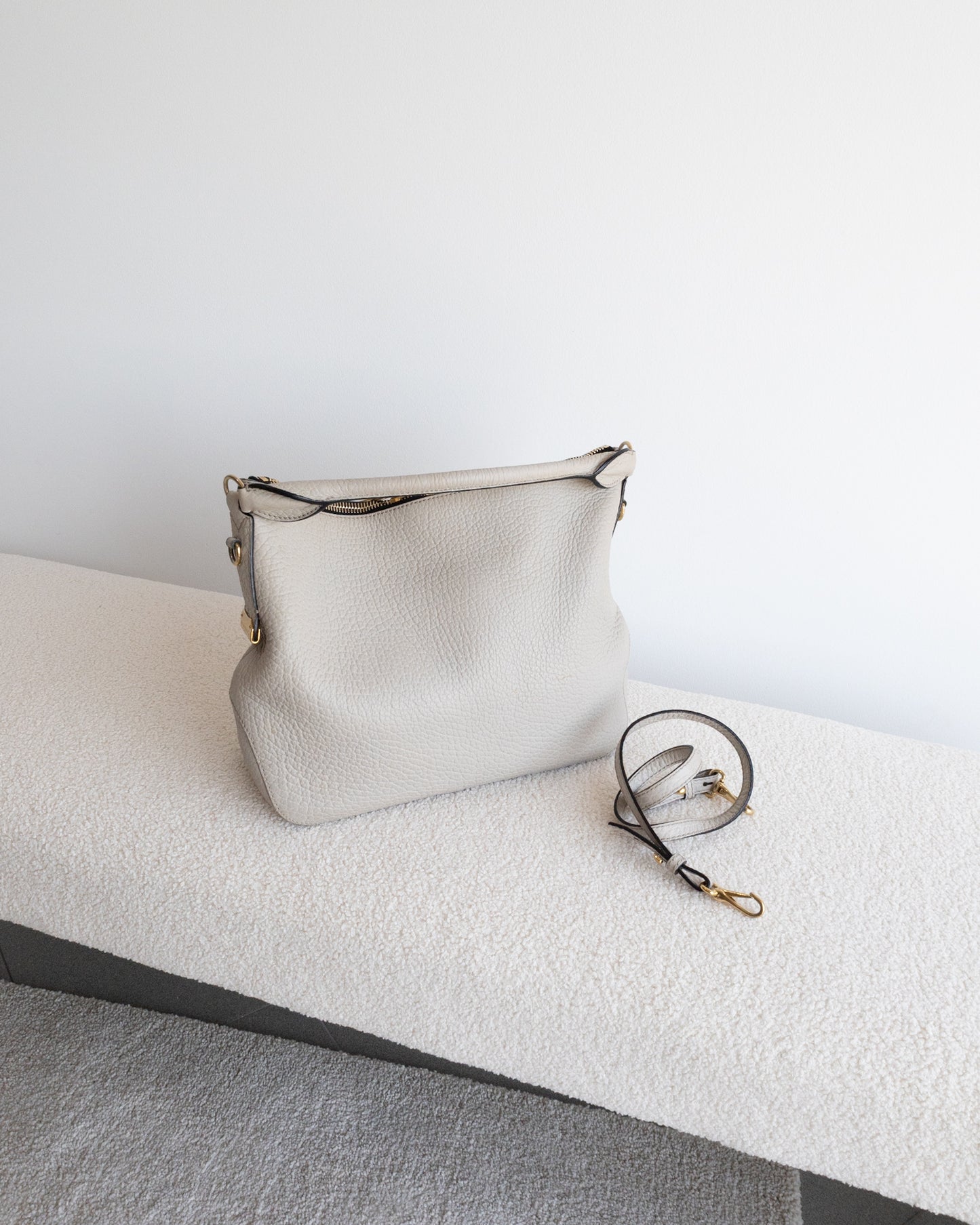 BURBERRY Tote Leather