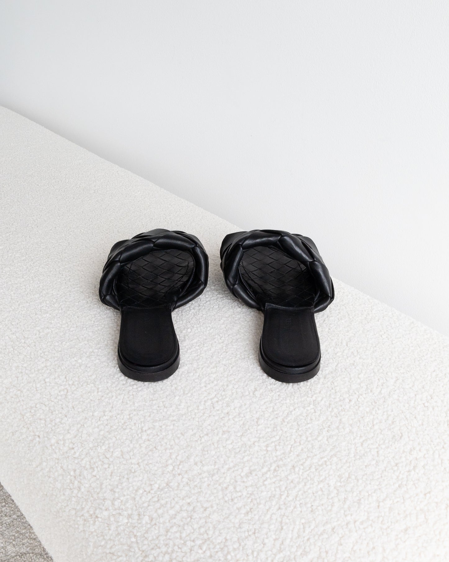 BOTTEGA VENETA Lido Flats 38