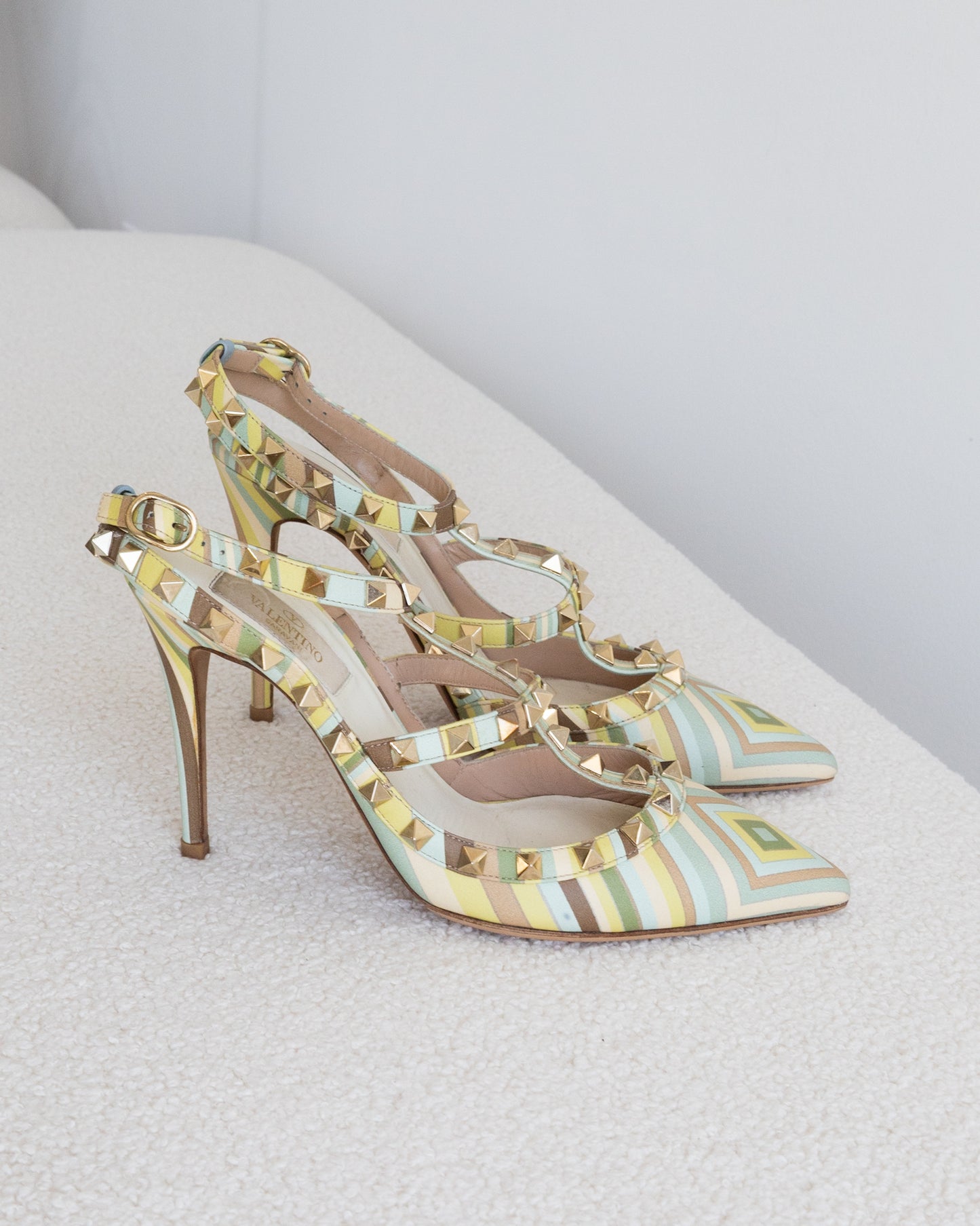 VALENTINO GARAVANI Rockstud 38