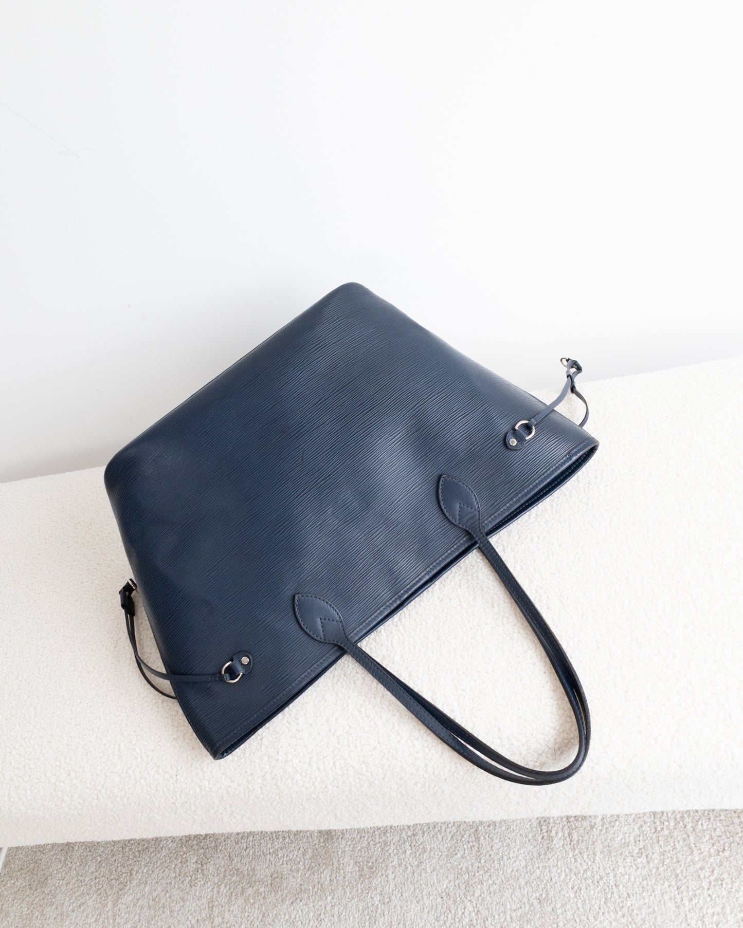 LOUIS VUITTON Neverfull Epi MM