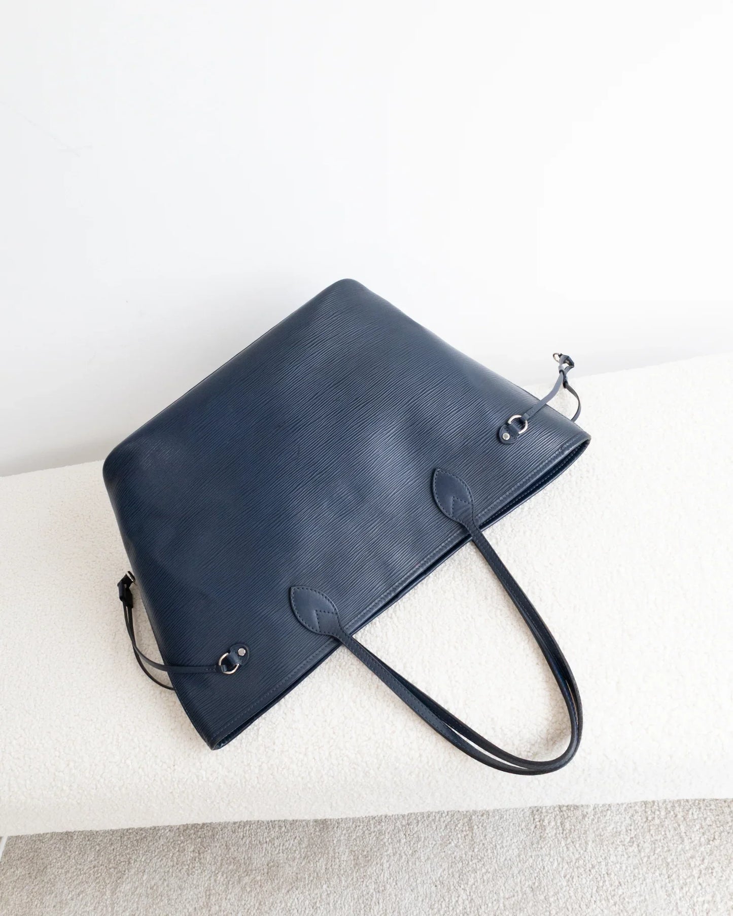 LOUIS VUITTON Neverfull Epi MM