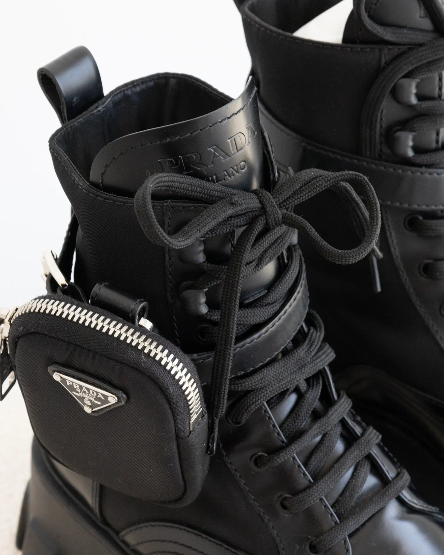 PRADA Monolith 40