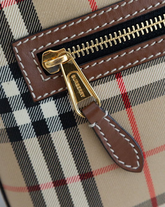 BURBERRY Large Pouch