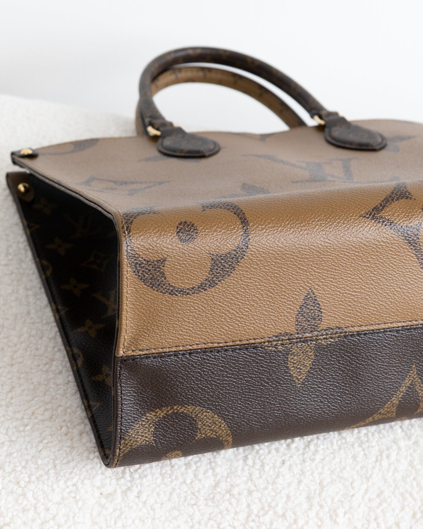 LOUIS VUITTON OnTheGo MM