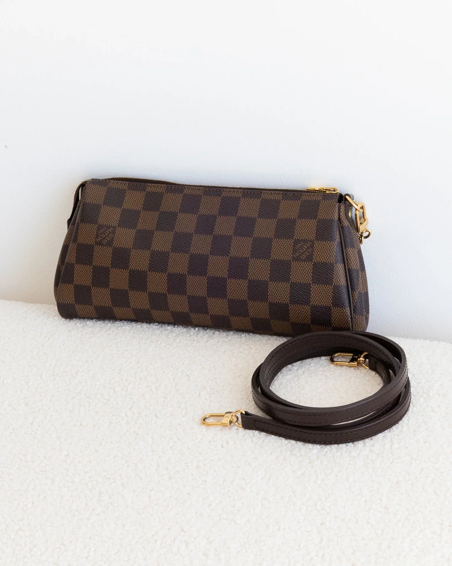 LOUIS VUITTON Eva Pochette