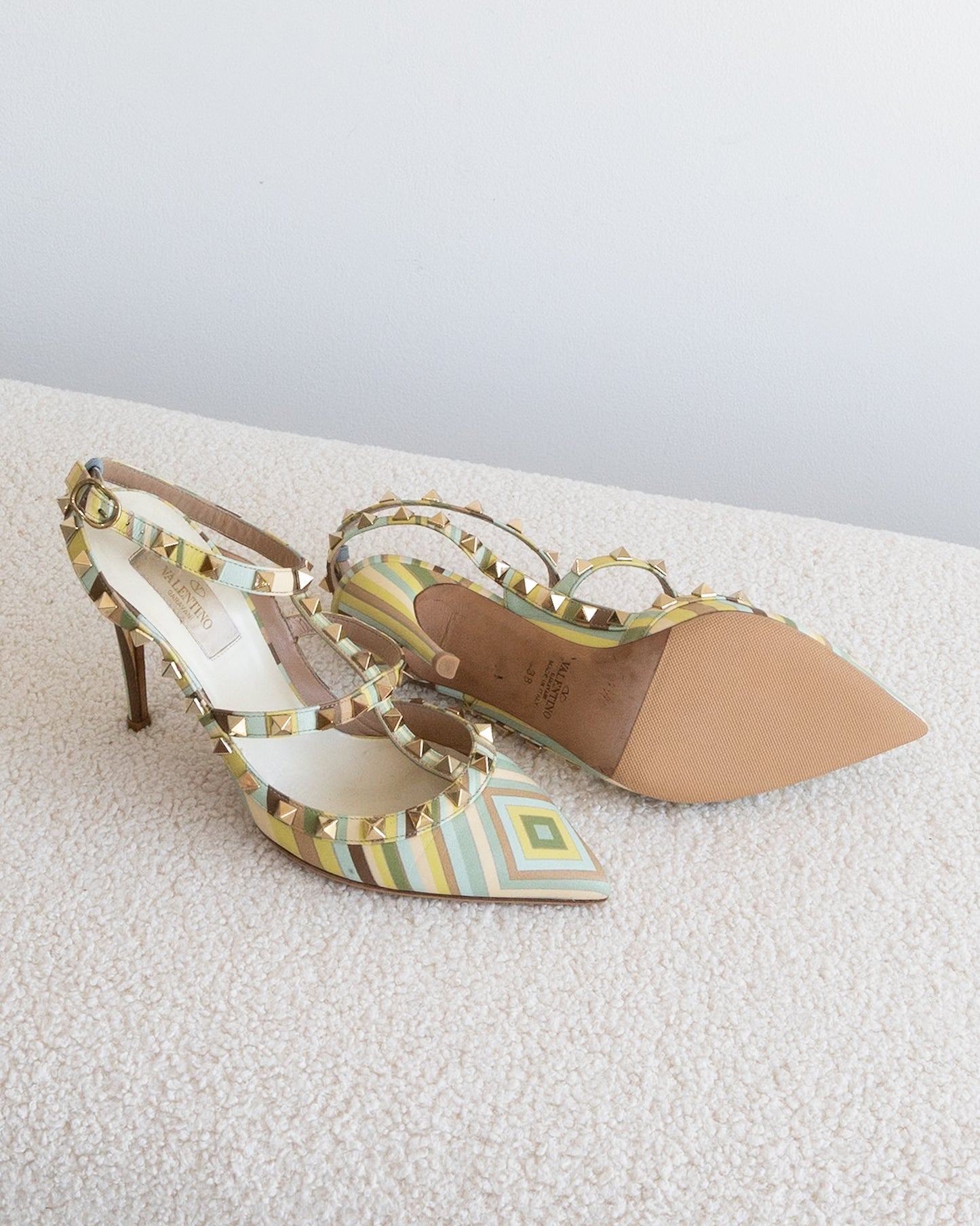 VALENTINO GARAVANI Rockstud 38