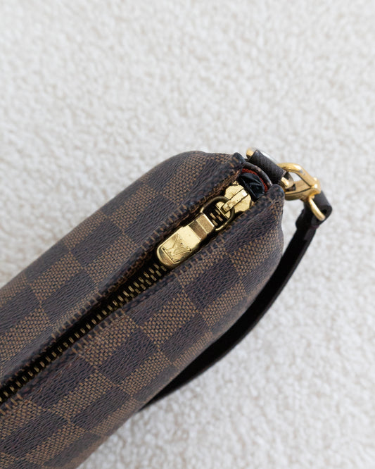 LOUIS VUITTON Trousse Pochette