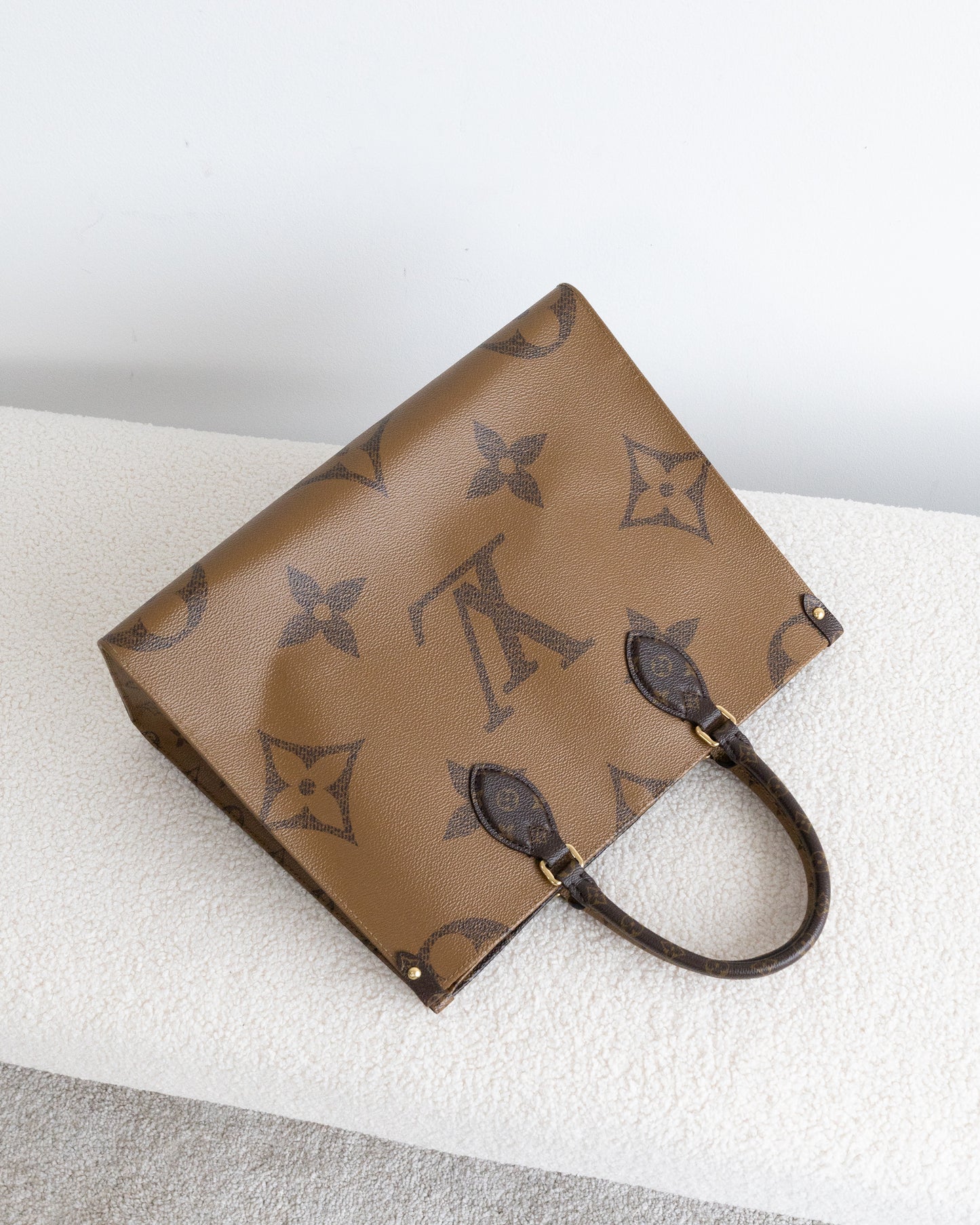 LOUIS VUITTON OnTheGo MM
