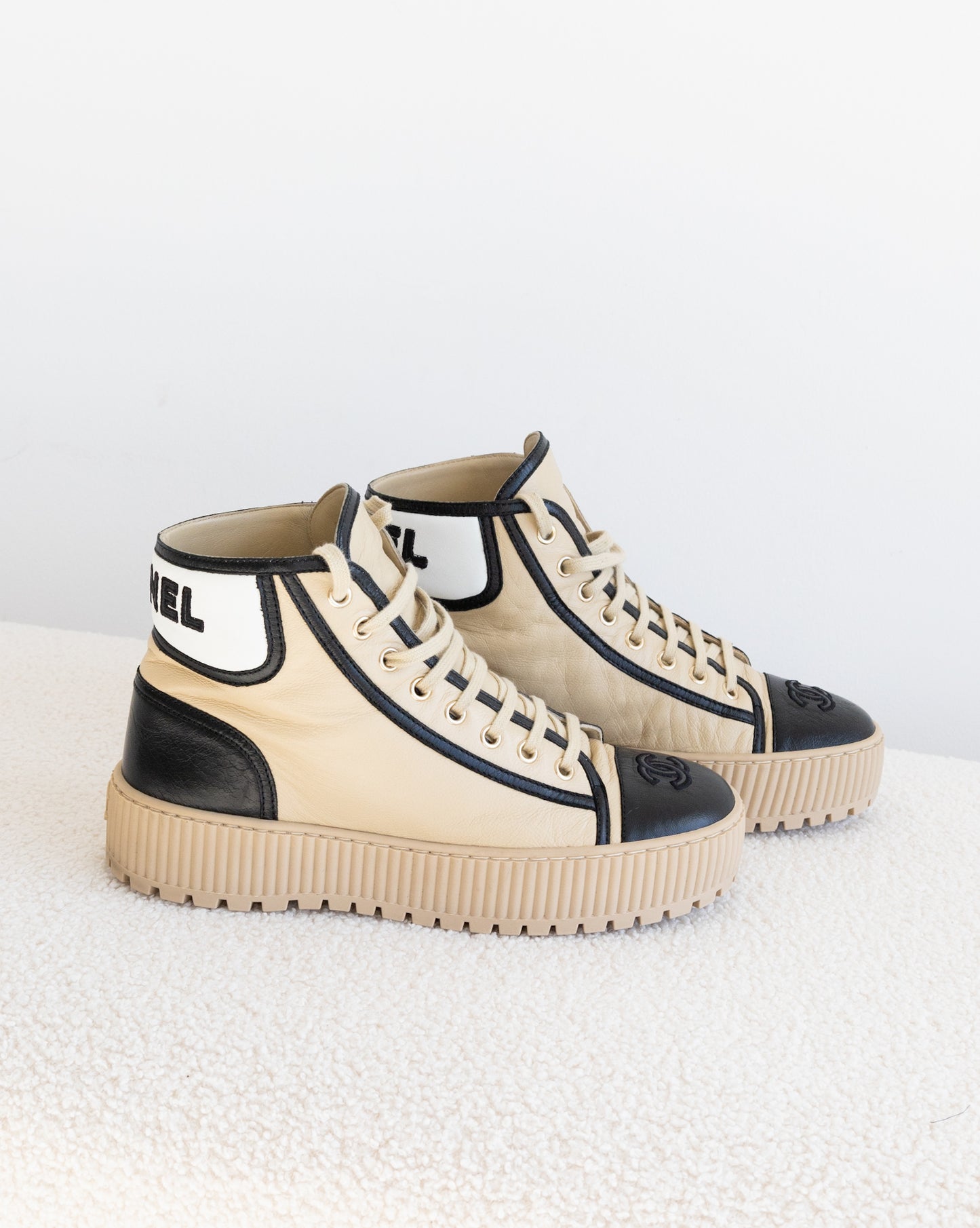 CHANEL Sneakers 37,5
