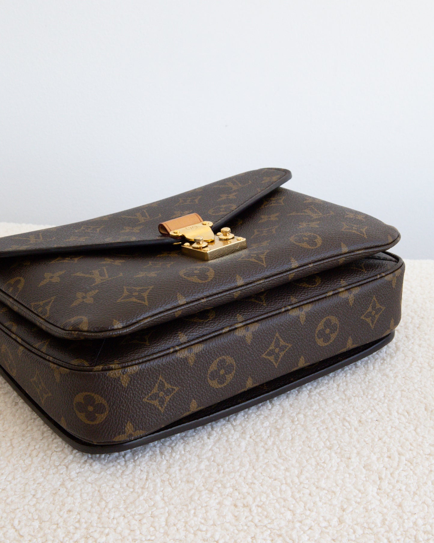 LOUIS VUITON Pochette Metis