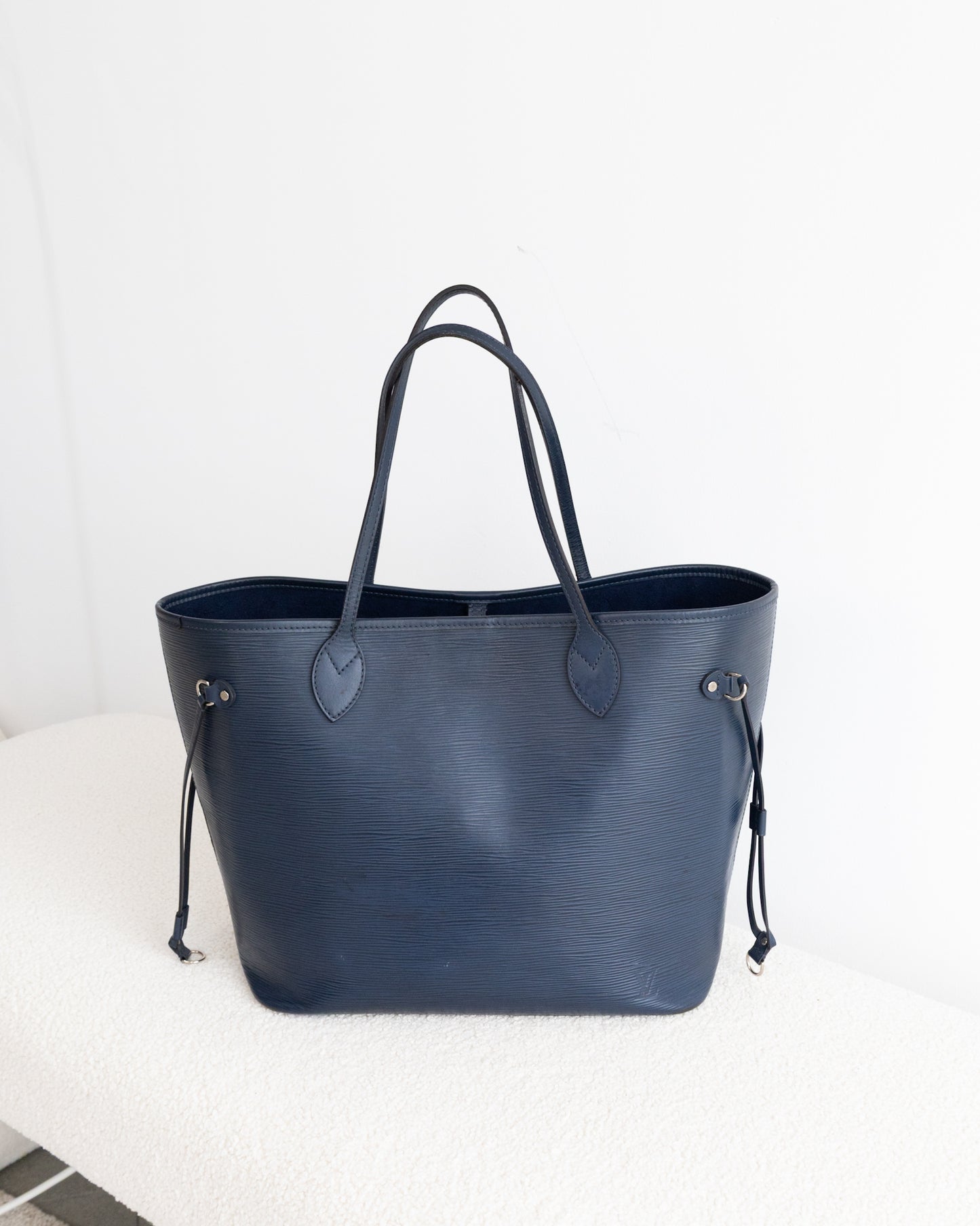 LOUIS VUITTON Neverfull Epi MM