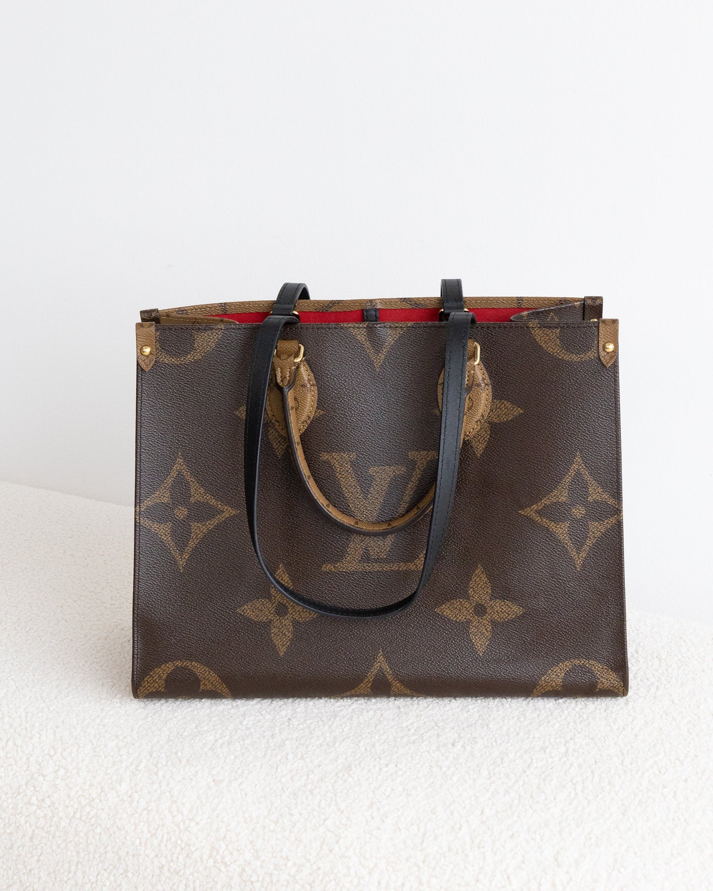 LOUIS VUITTON OnTheGo MM