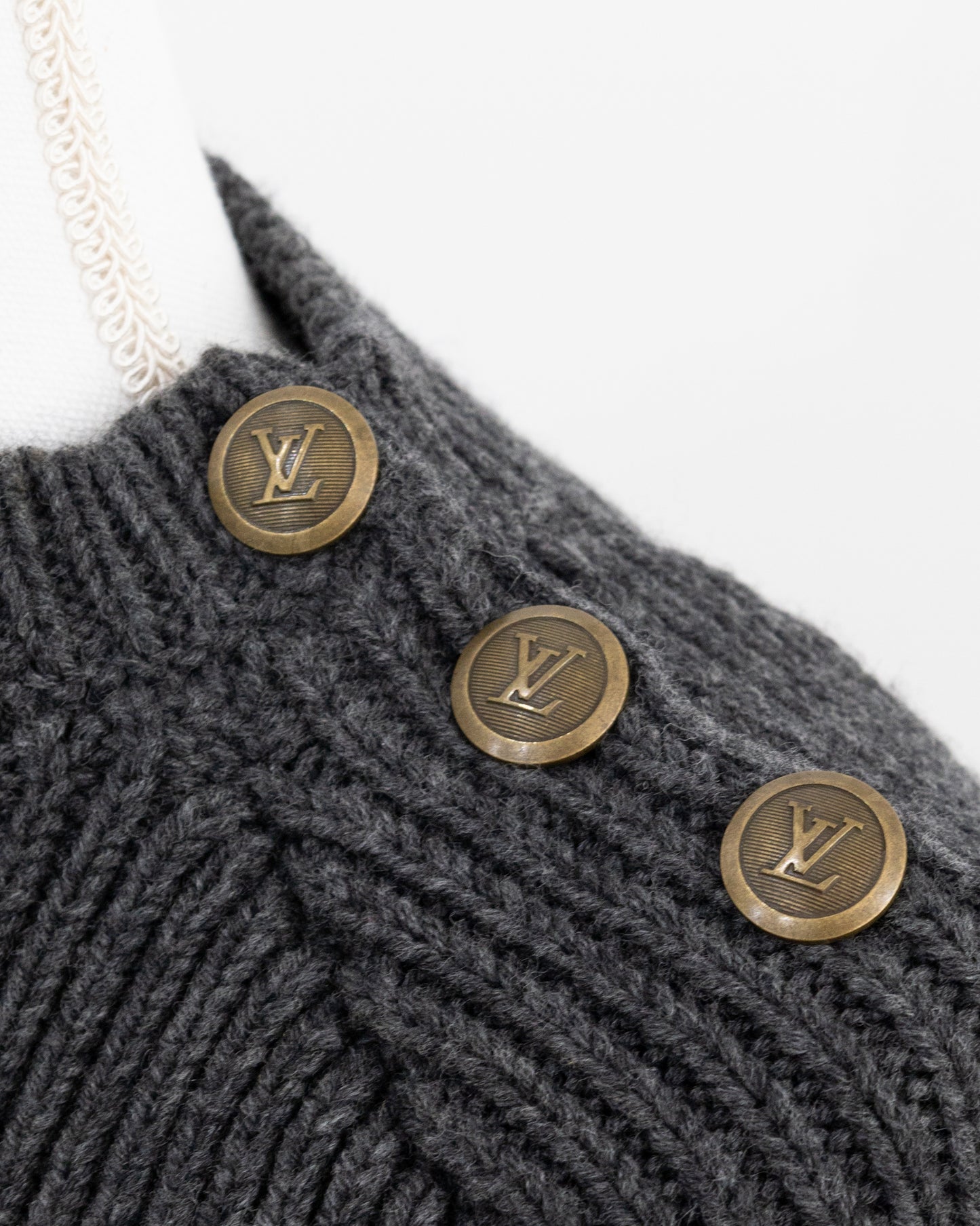 LOUIS VUITTON Poncho M