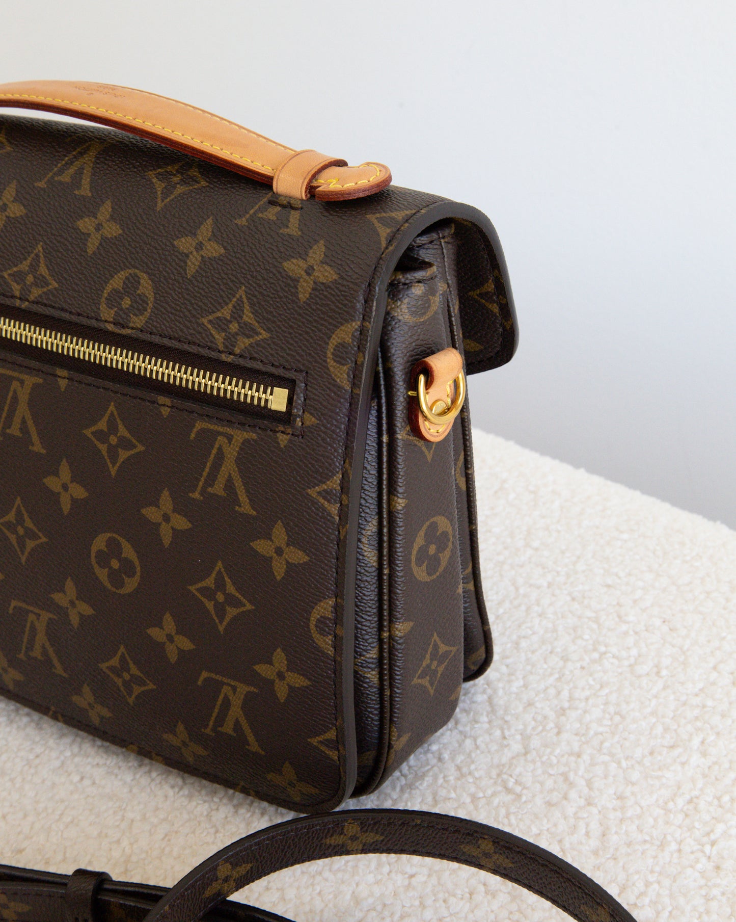 LOUIS VUITON Pochette Metis