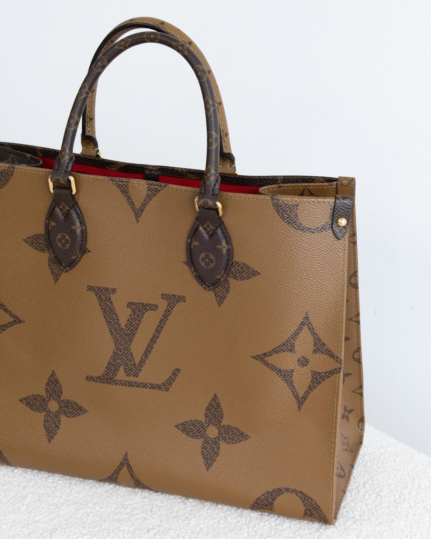 LOUIS VUITTON OnTheGo MM