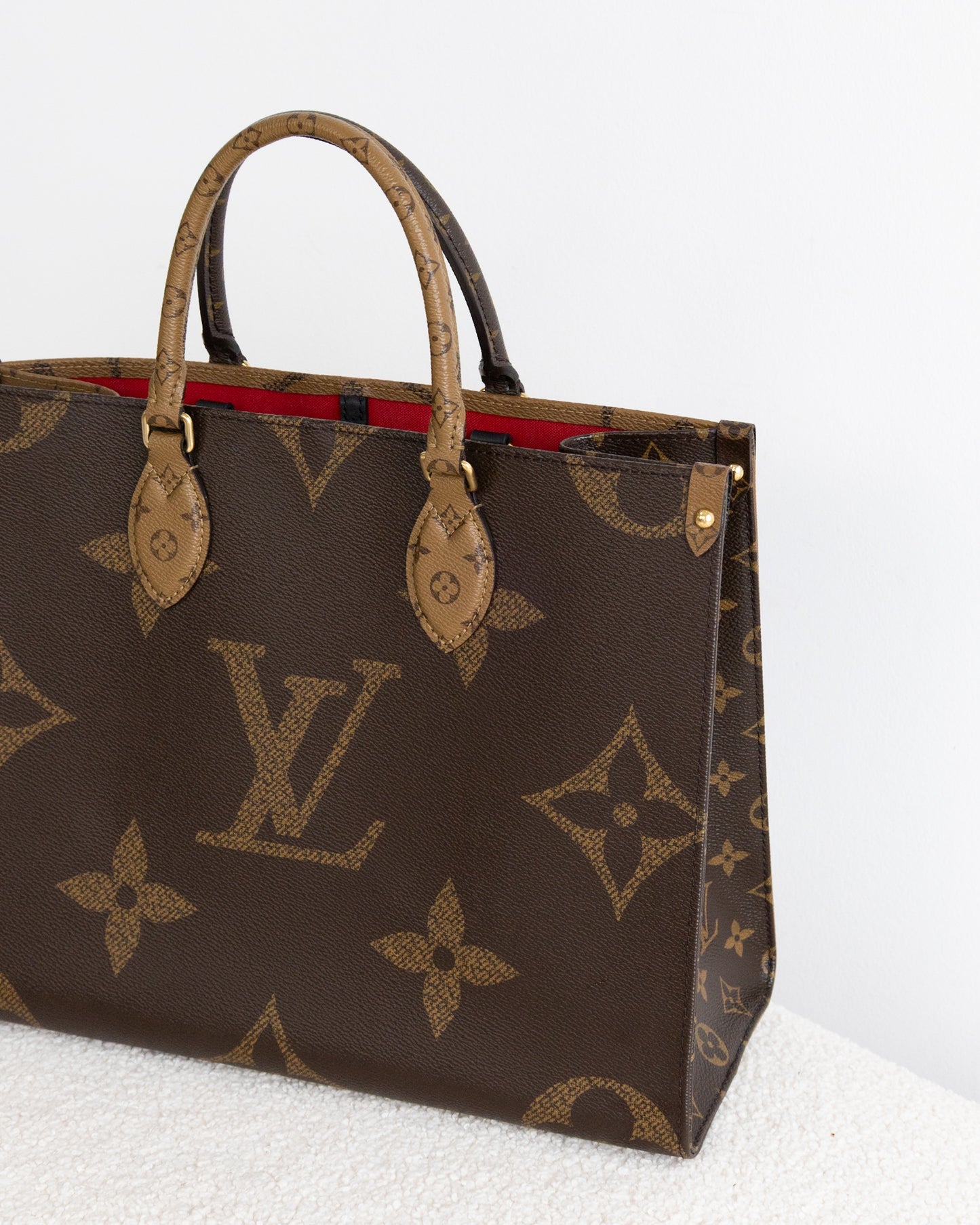 LOUIS VUITTON OnTheGo MM