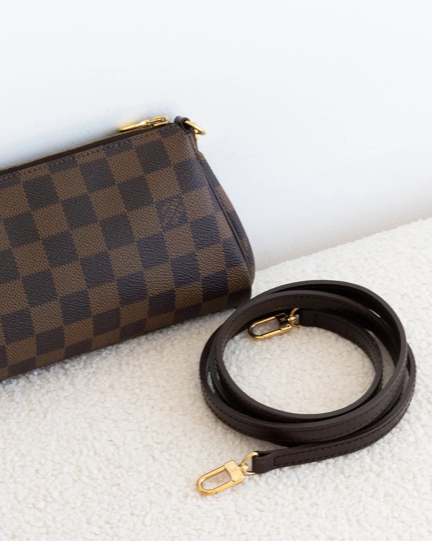 LOUIS VUITTON Eva Pochette