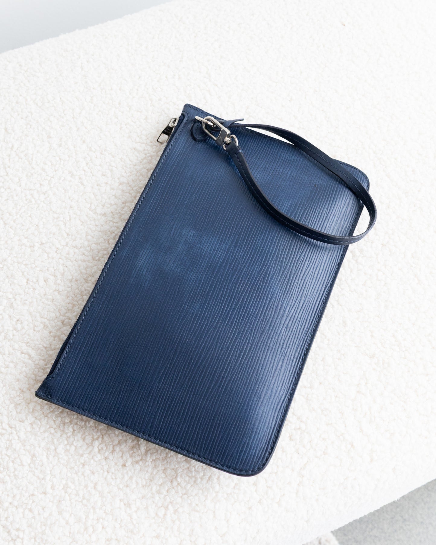 LOUIS VUITTON Neverfull Epi MM