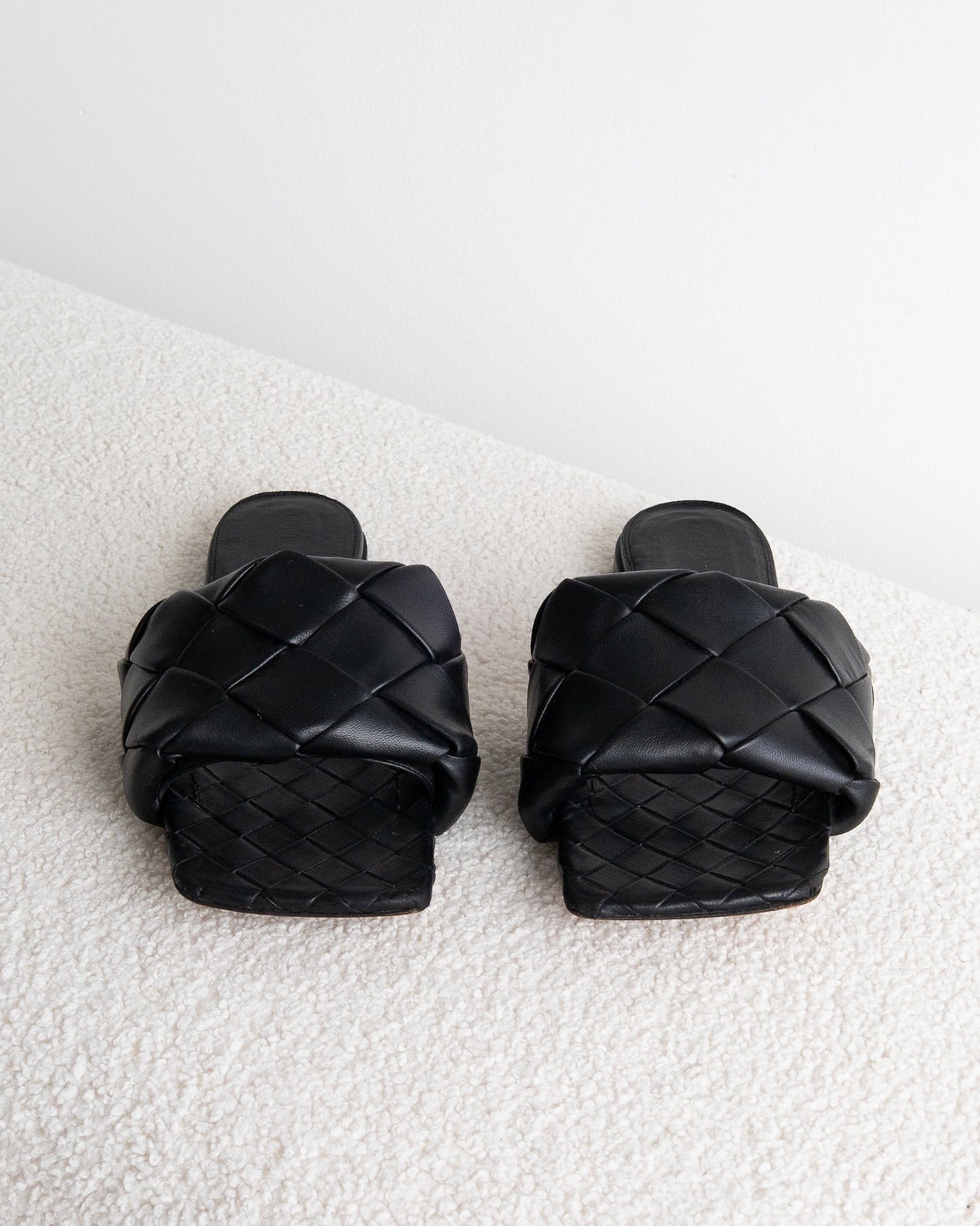 BOTTEGA VENETA Lido Flats 38