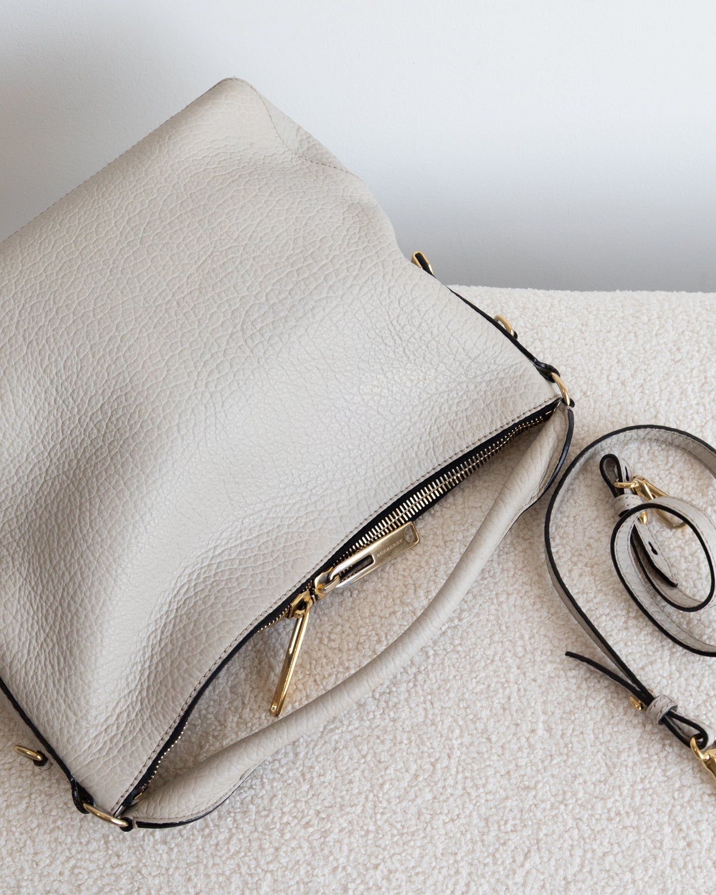 BURBERRY Tote Leather