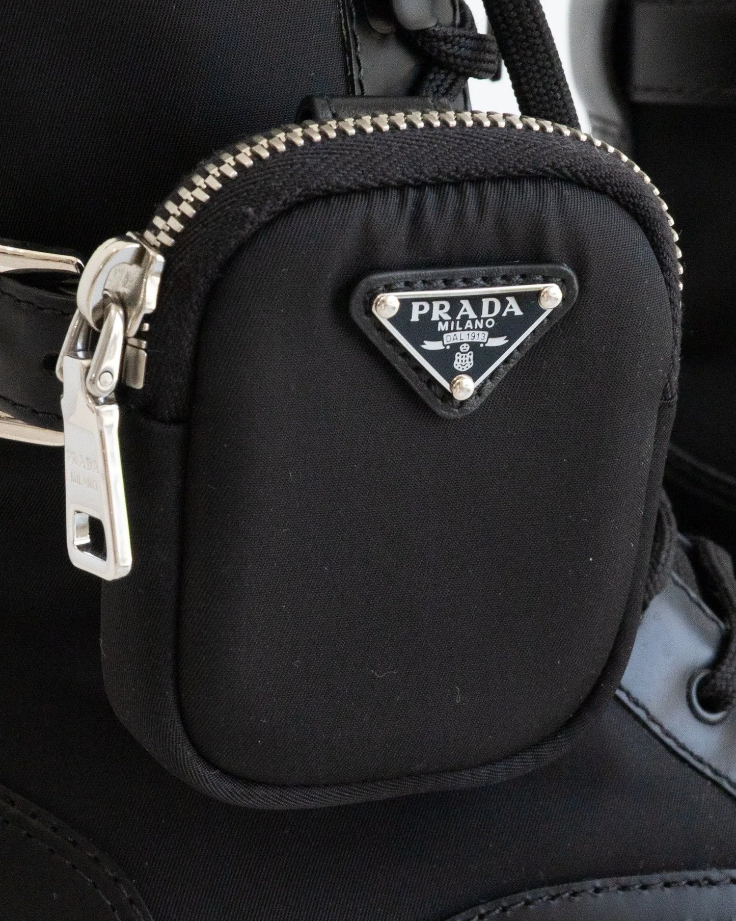 PRADA Monolith 40