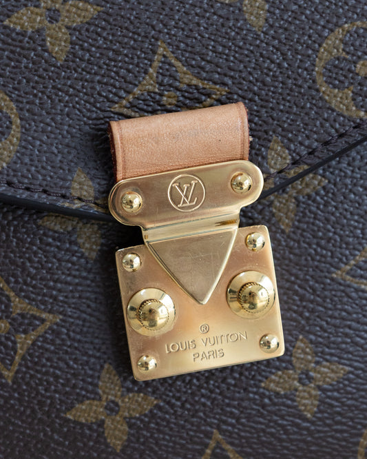 LOUIS VUITTON Pochette Metis