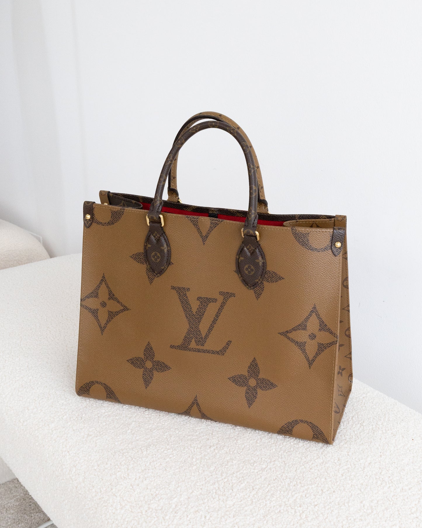 LOUIS VUITTON OnTheGo MM