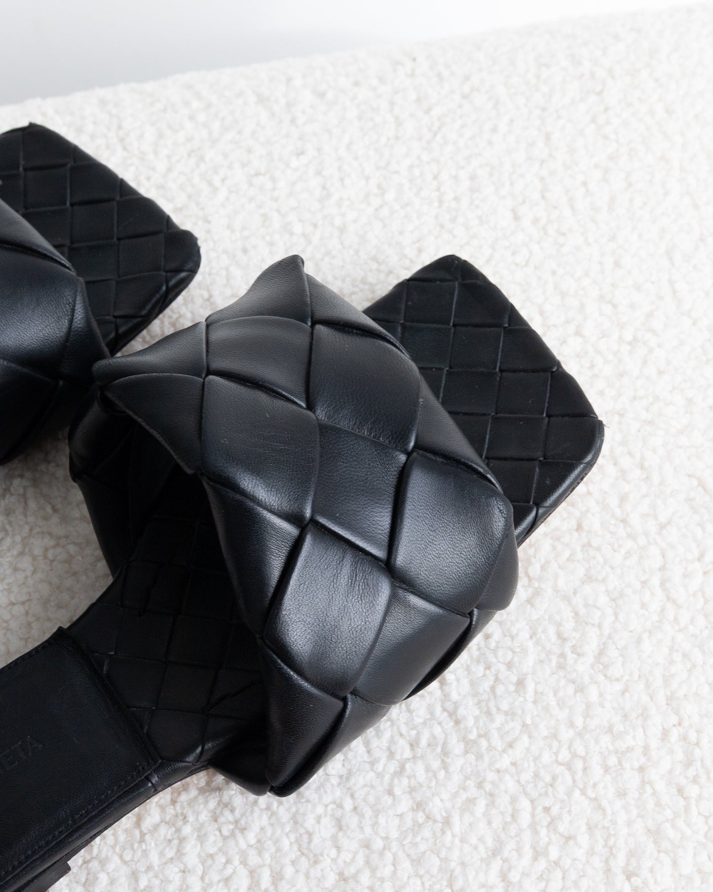 BOTTEGA VENETA Lido Flats 38