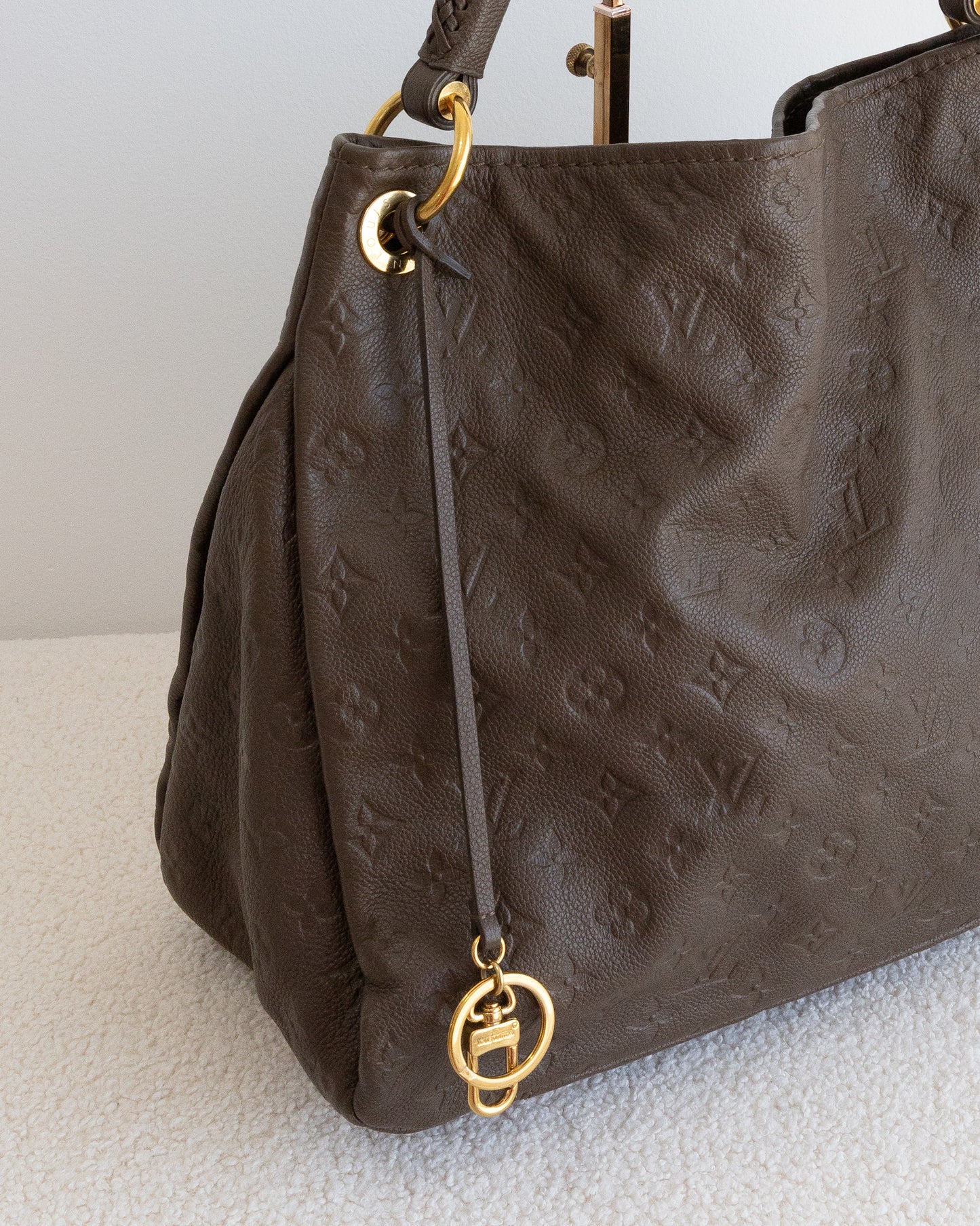 LOUIS VUITTON Artsy