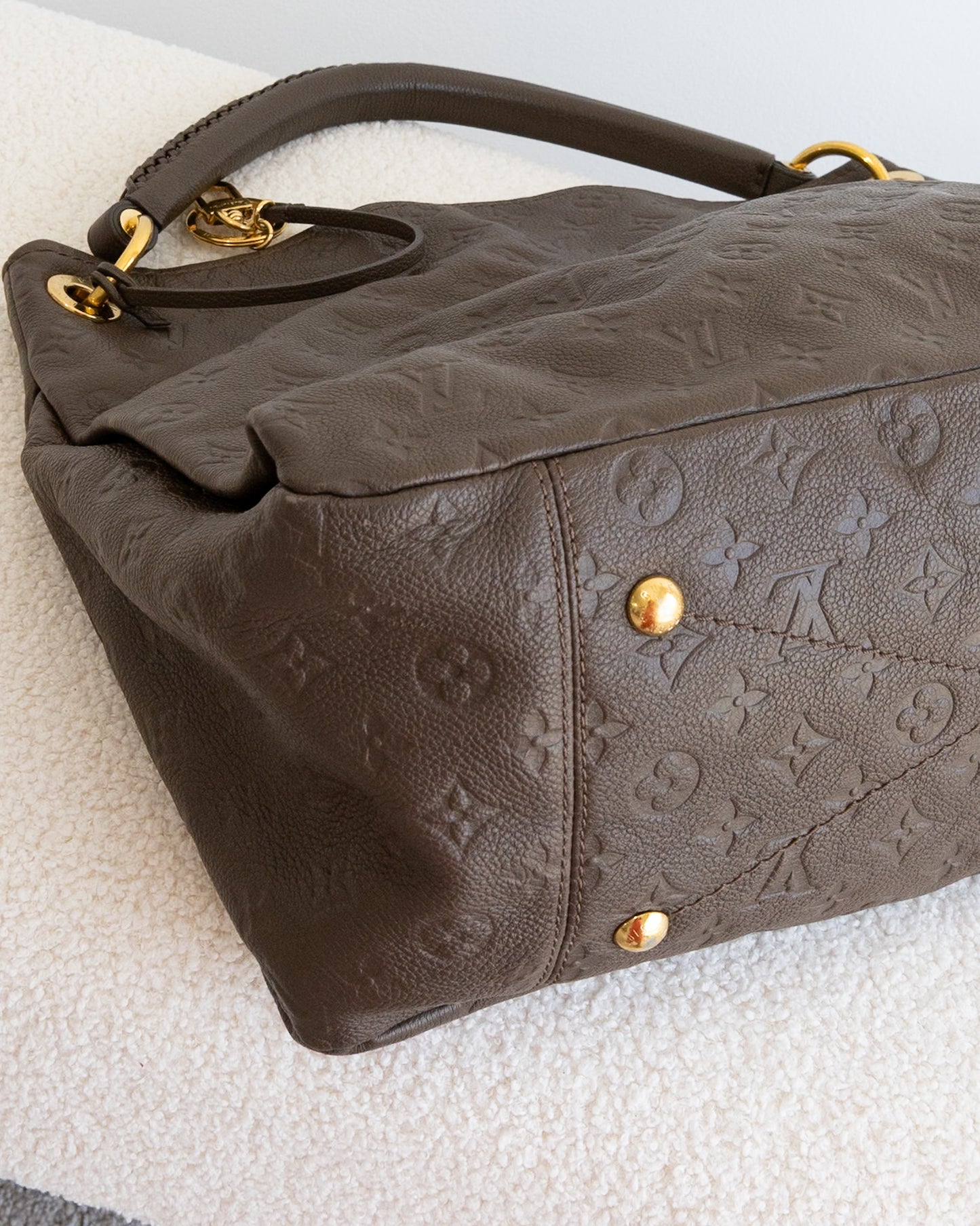 LOUIS VUITTON Artsy