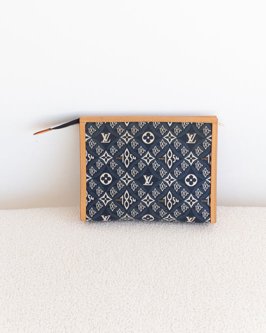 LOUIS VUITTON Pouch 26