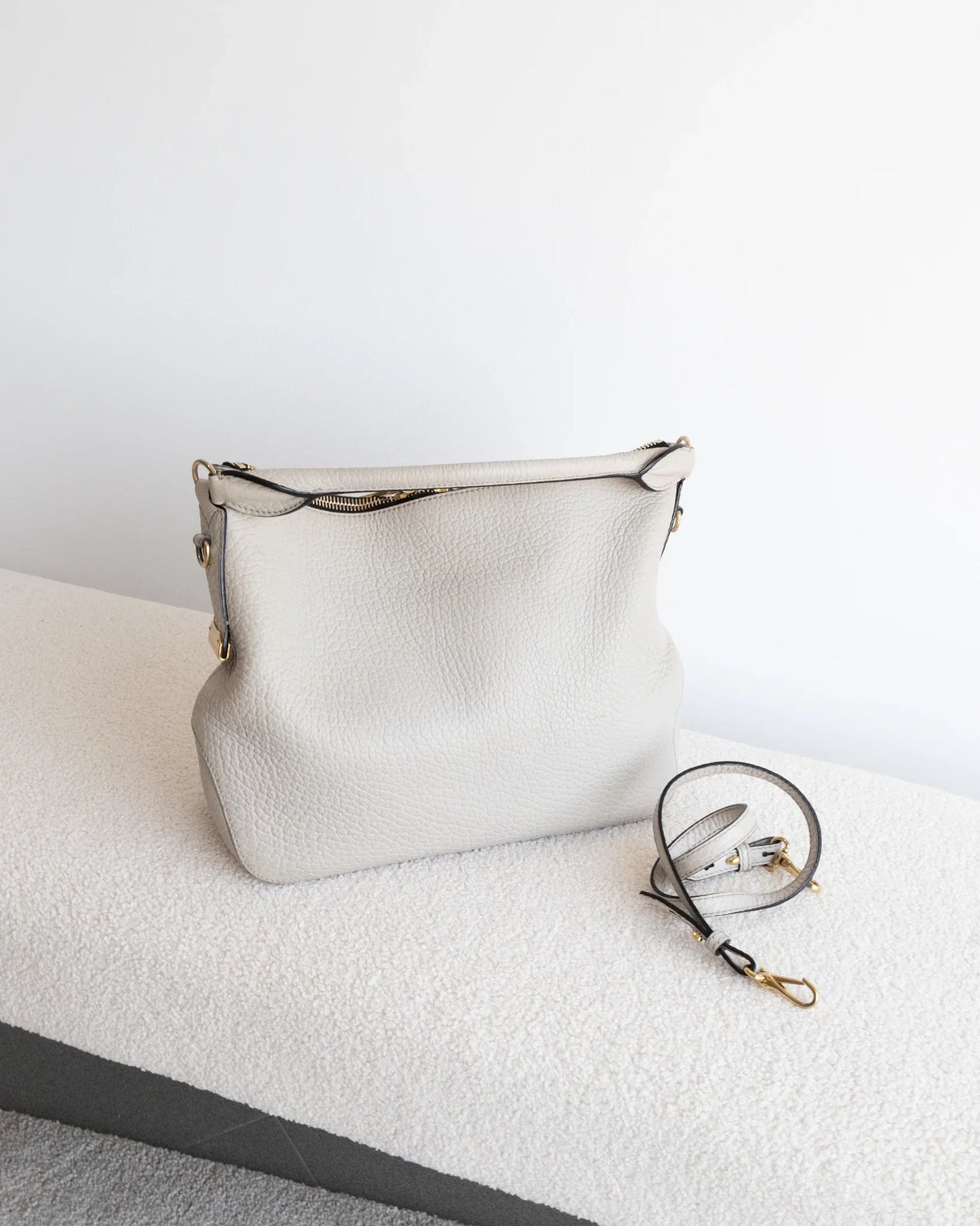 BURBERRY Tote Leather