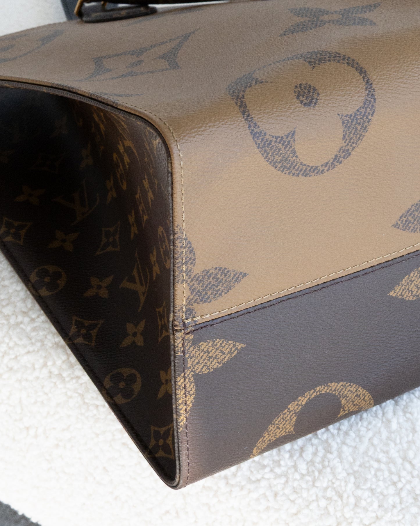LOUIS VUITTON Onthego GM