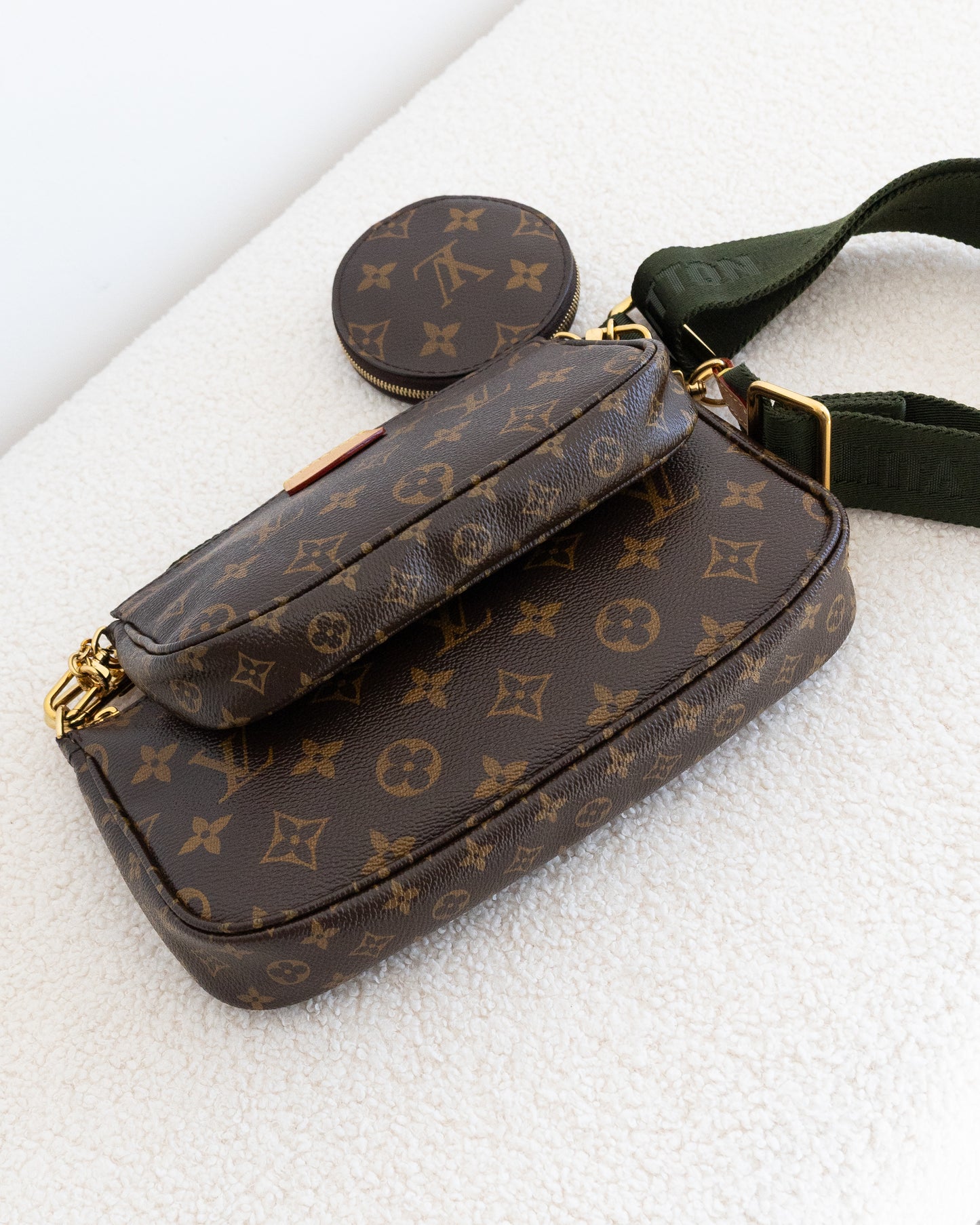 LOUIS VUITTON MultiPochette