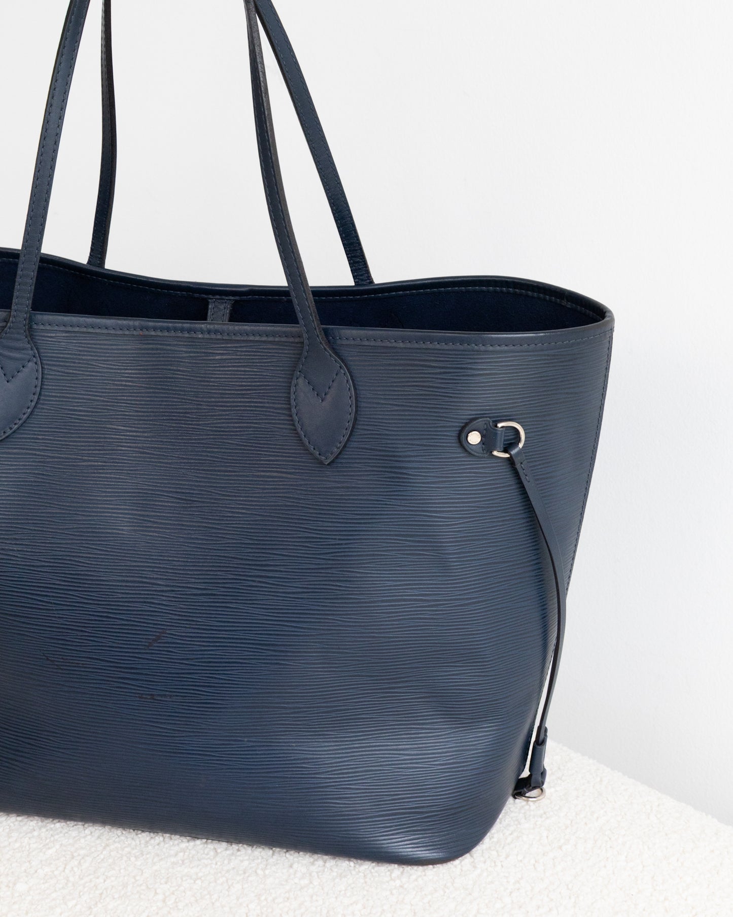 LOUIS VUITTON Neverfull Epi MM