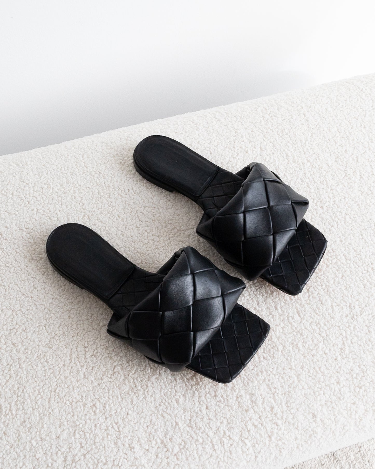 BOTTEGA VENETA Lido Flats 38