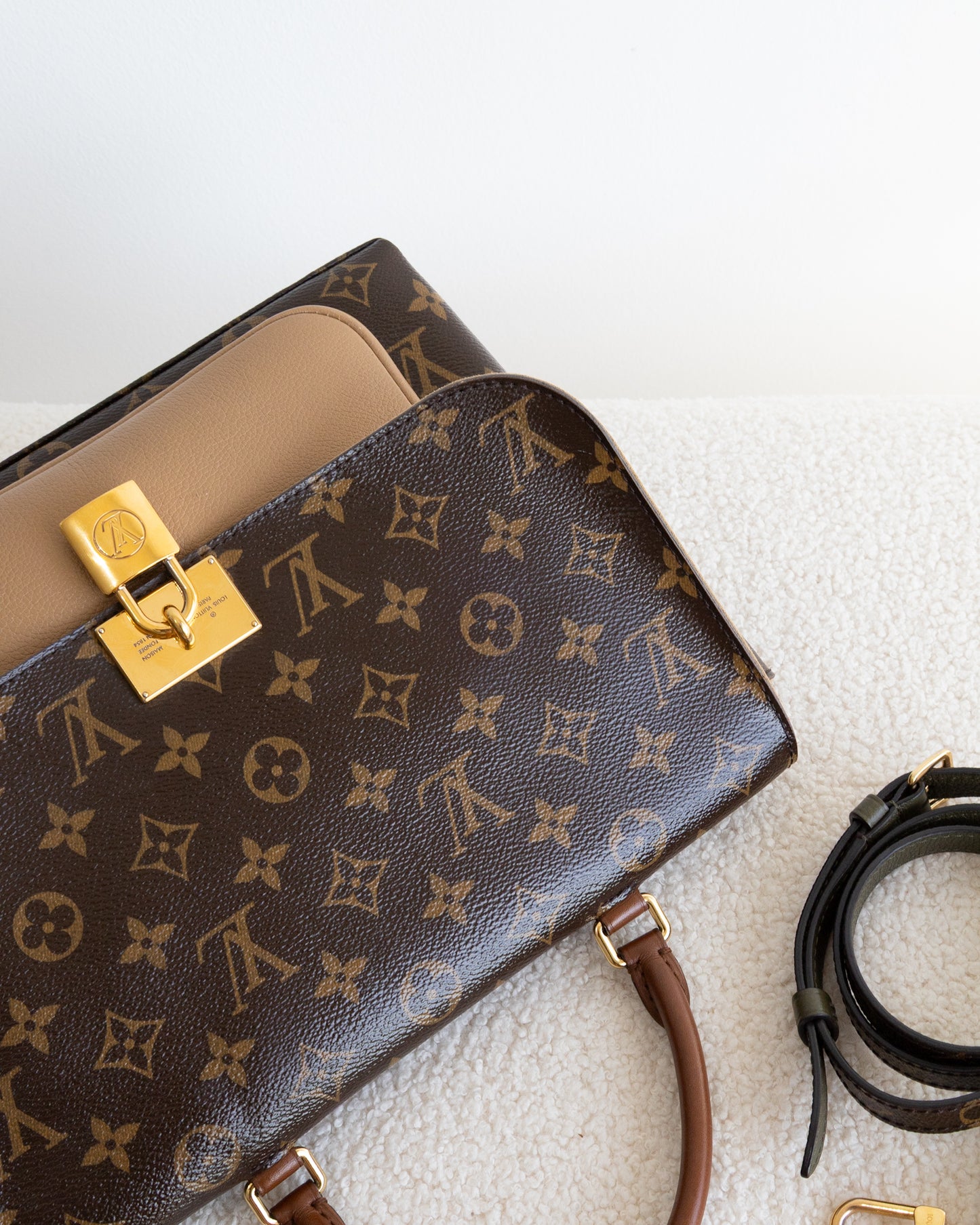 LOUIS VUITTON Marignan