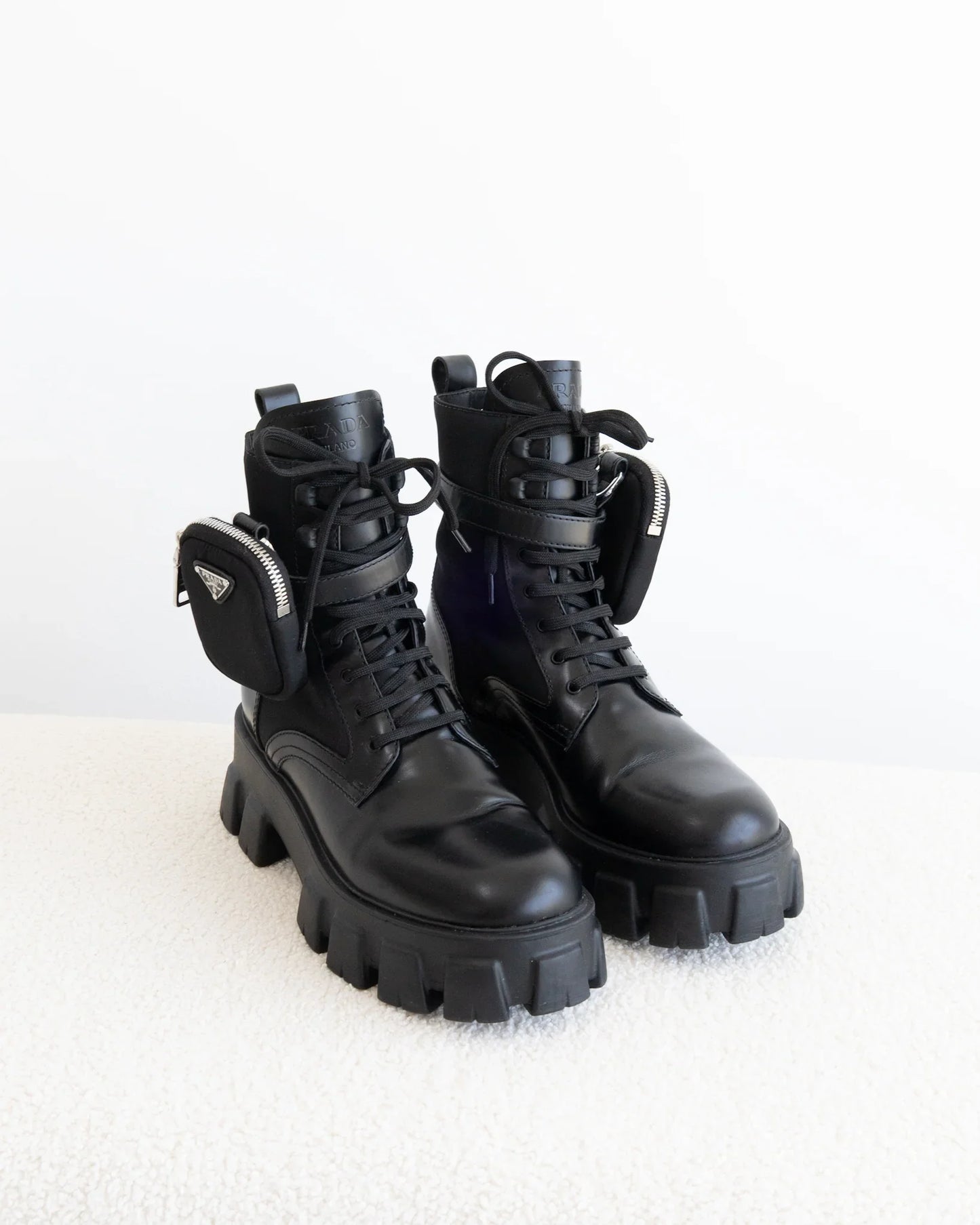 PRADA Monolith 40