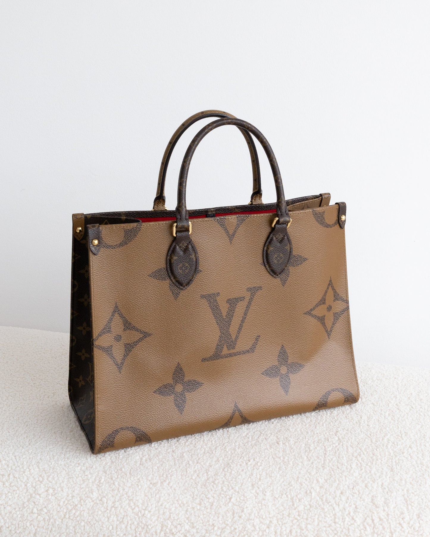 LOUIS VUITTON OnTheGo MM