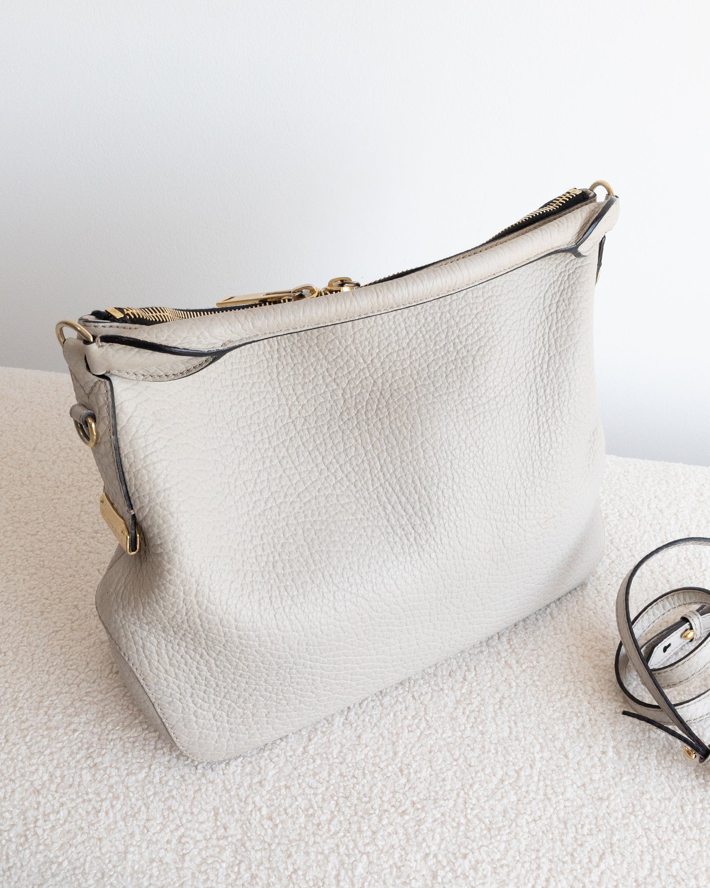 BURBERRY Tote Leather